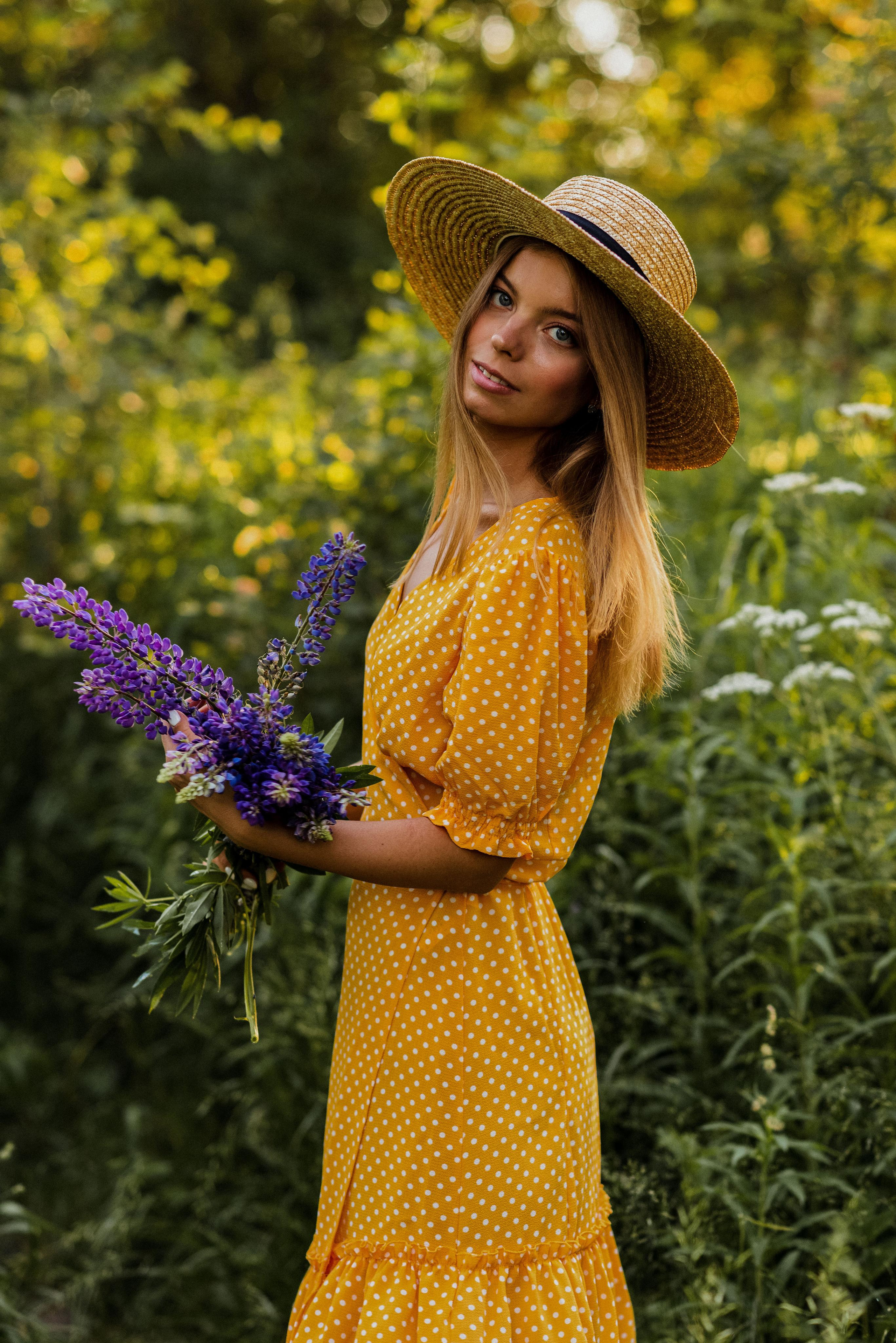 Полина в люпинах. Свадебный фотограф в Москве Анна Полушина