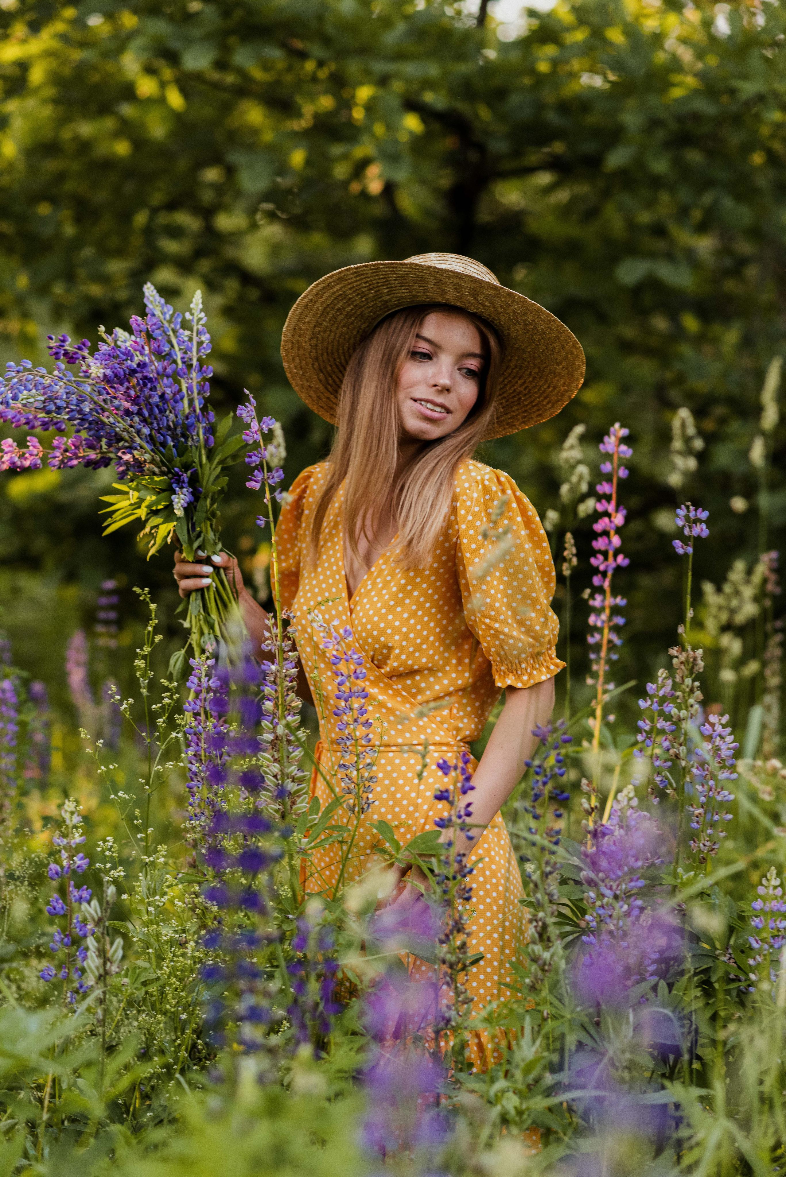 Полина в люпинах. Свадебный фотограф в Москве Анна Полушина