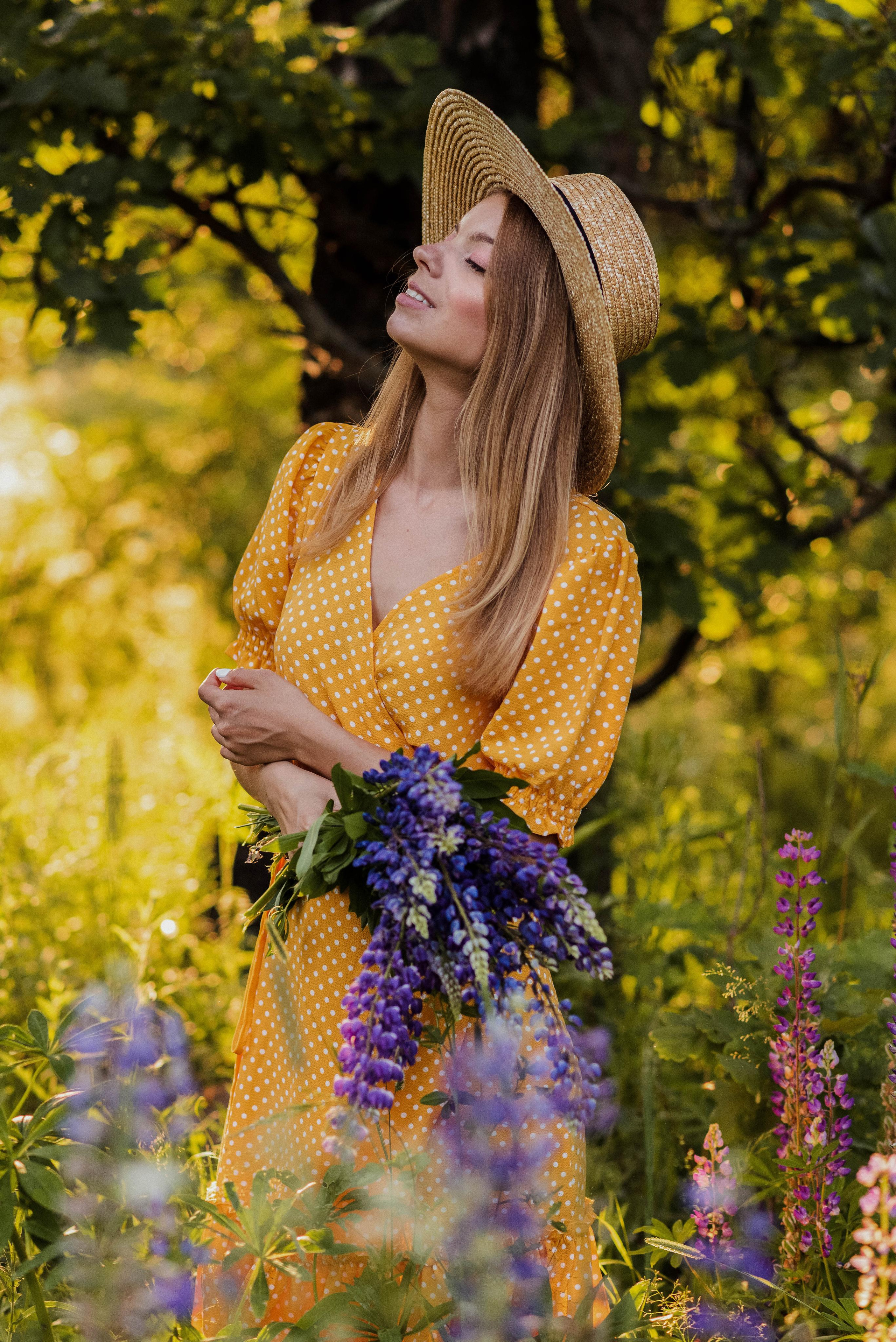 Полина в люпинах. Свадебный фотограф в Москве Анна Полушина