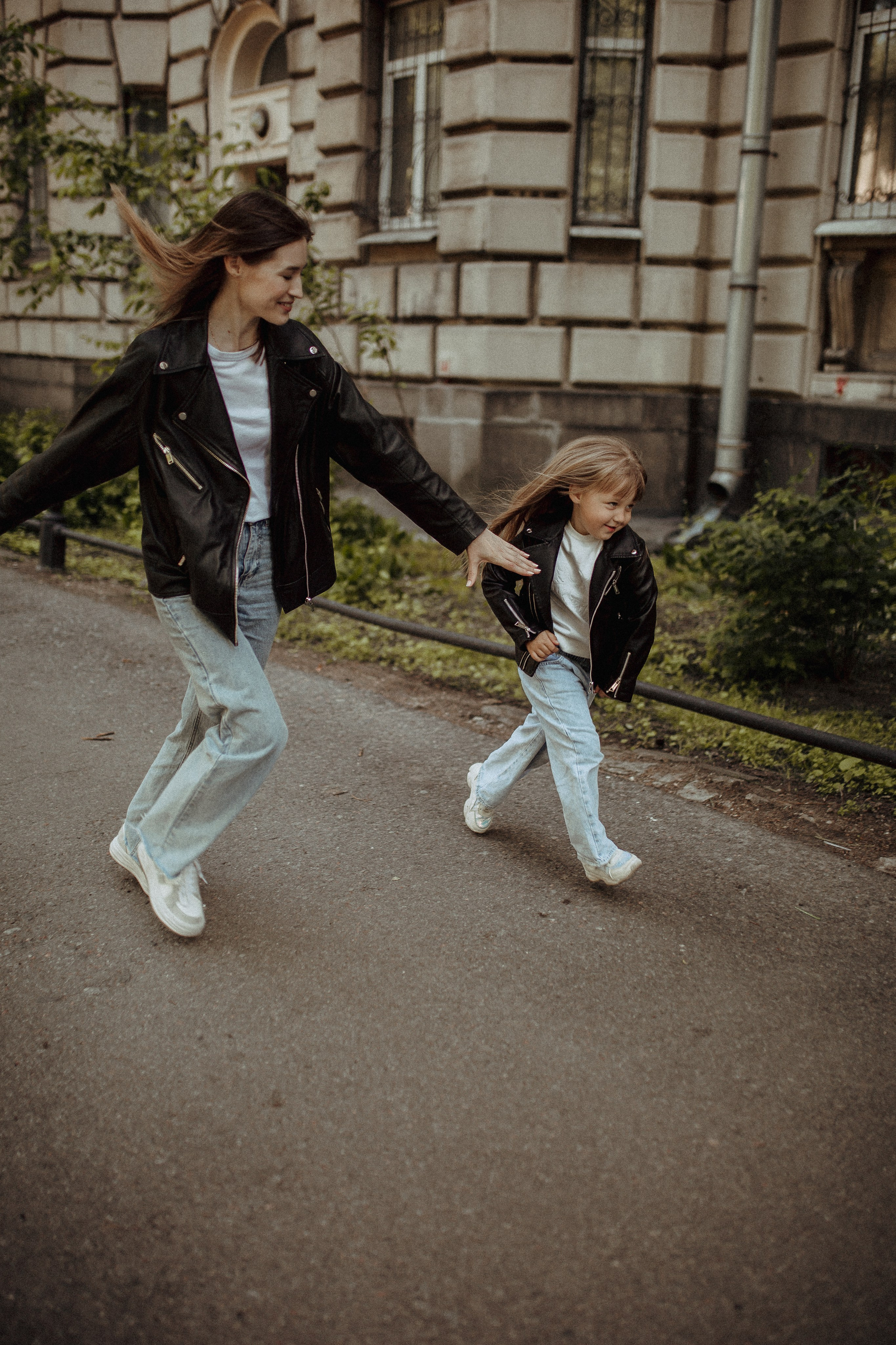 Елена и Алёна Петроградская сторона. Семейный и Свадебный фотограф в Санкт-Петербурге Плохая Екатерина