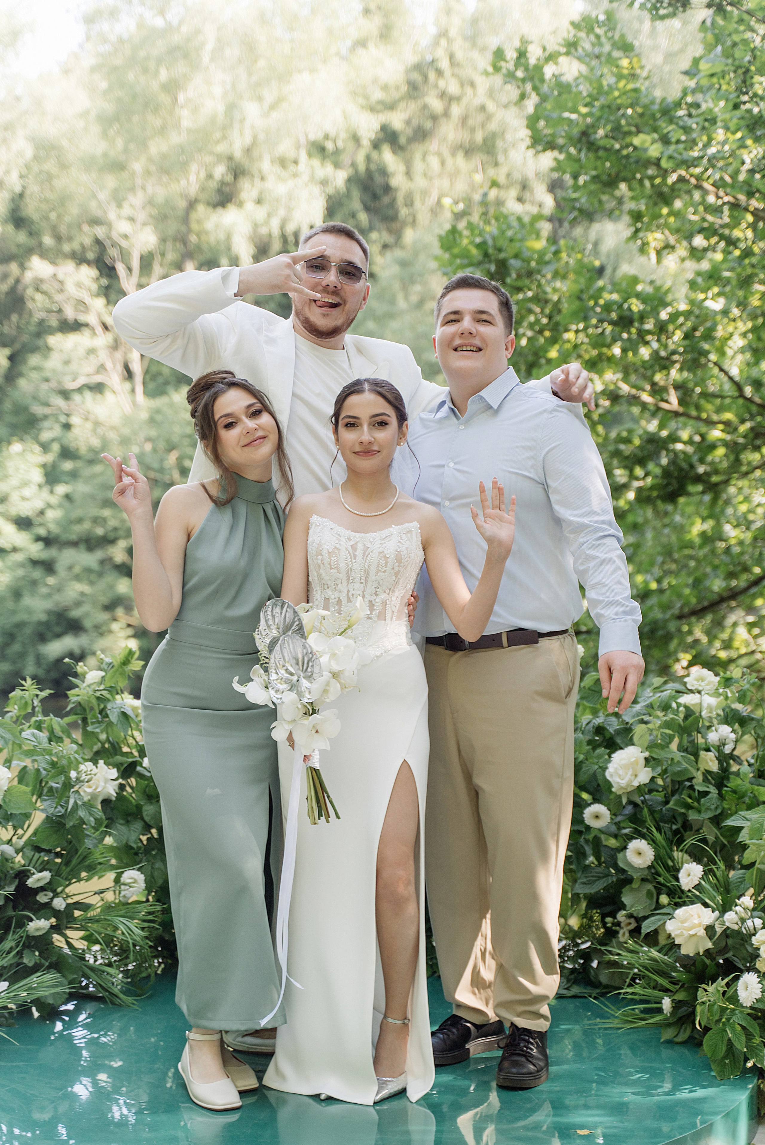 Иван и Изабелла «Веранда Отрадное». Свадебный фотограф