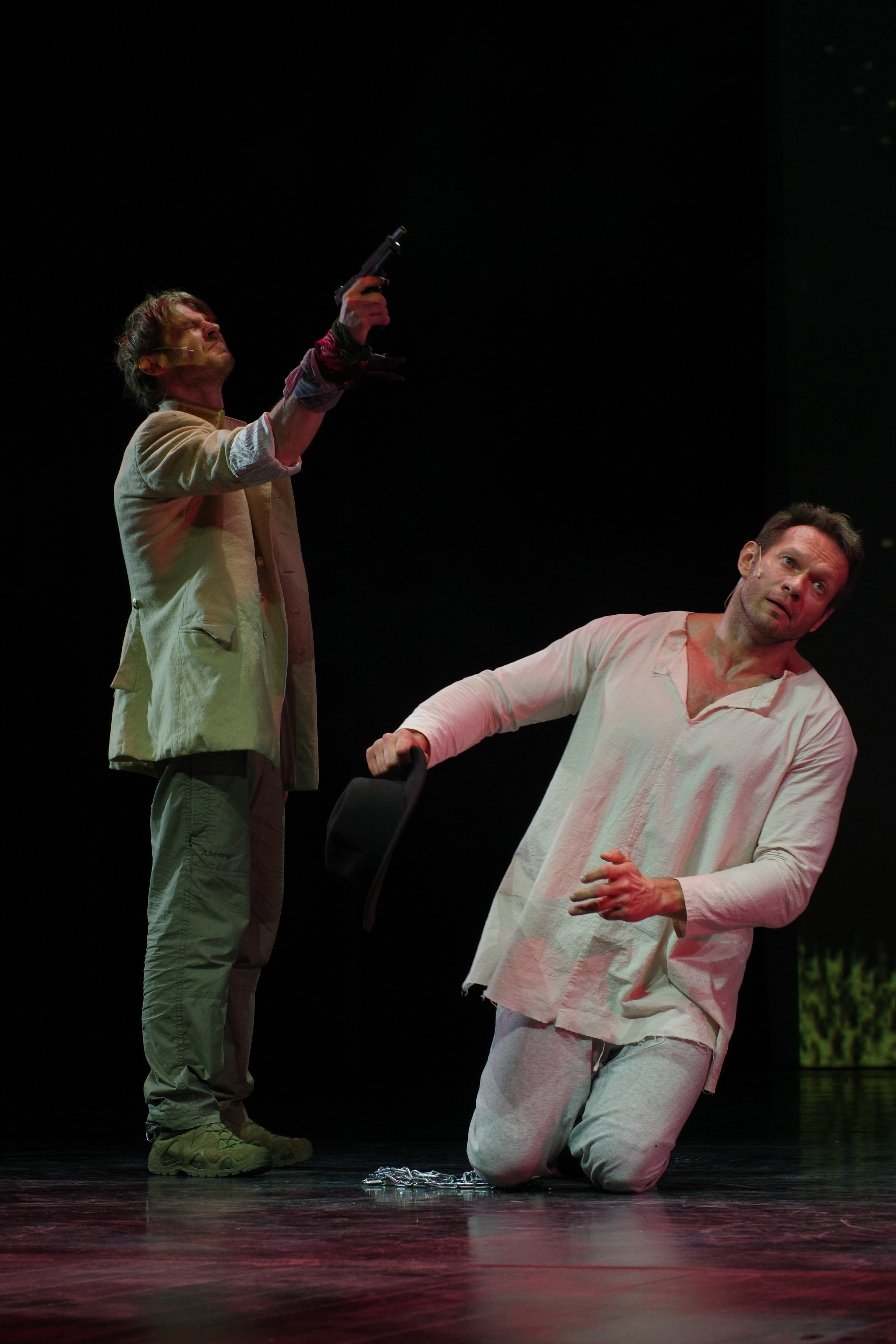 Театр И-Он, Люди и мыши. Семейный и детский фотограф Антон Зорин