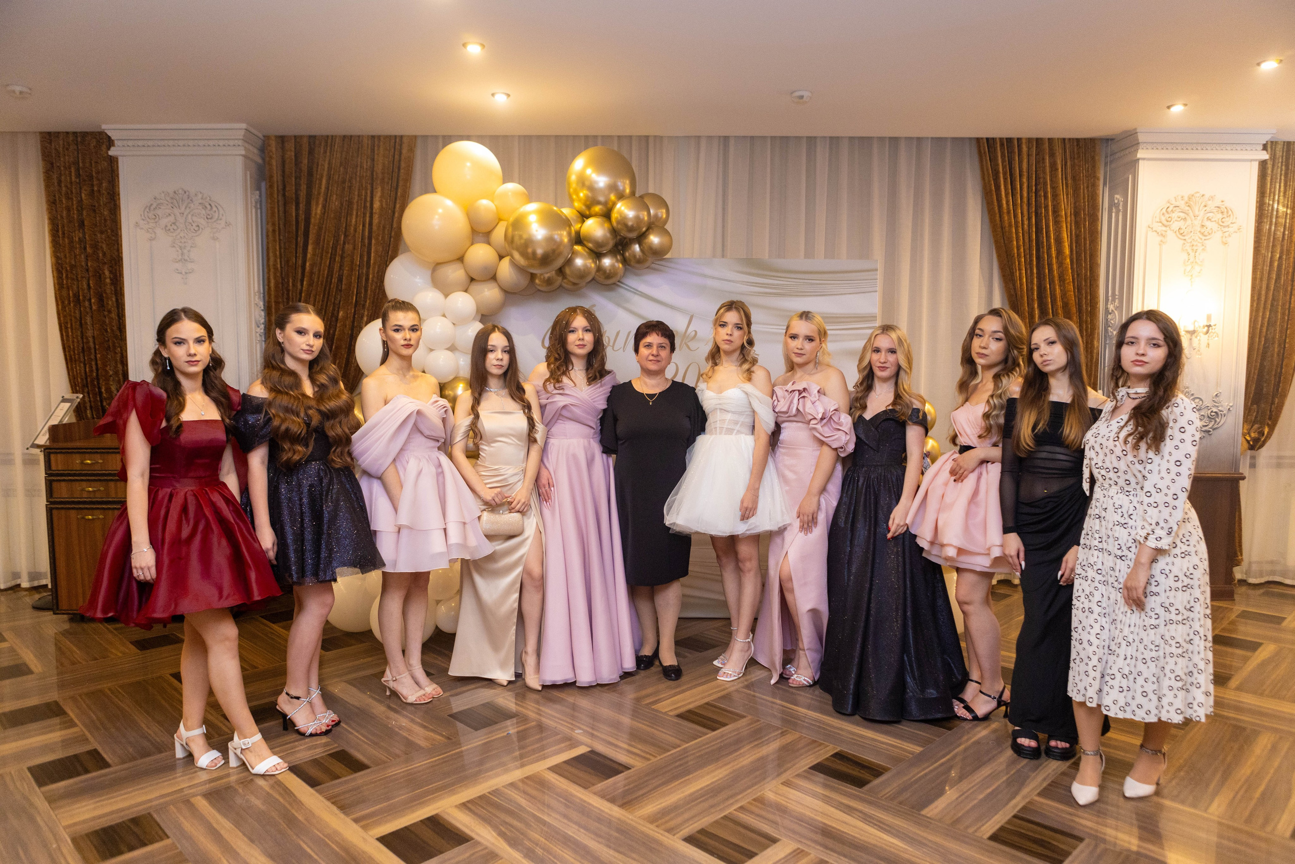 Выпускной 11а в Брудершафте 2025 г. Свадебный и предметный фотограф Ренат Каламперов