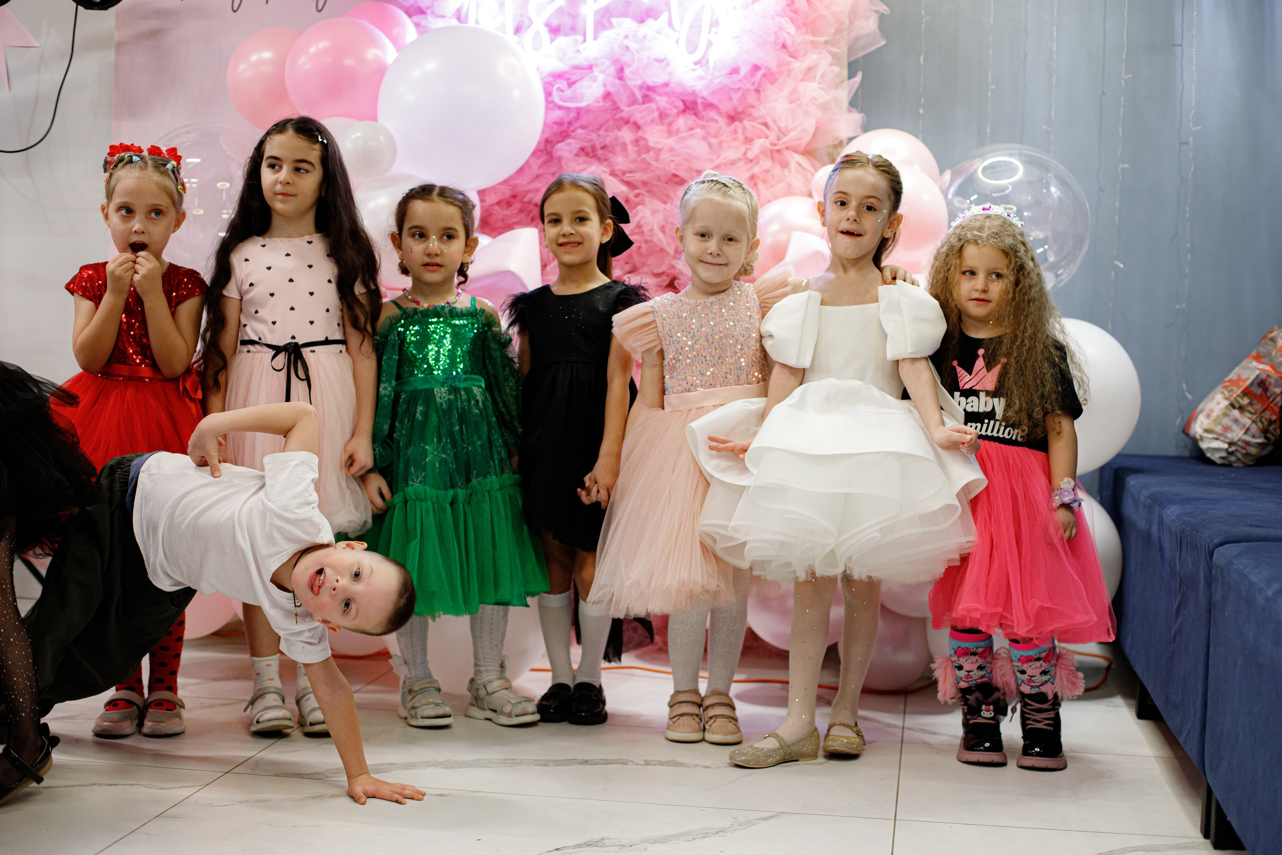 ASIA'S BIRTHDAY PARTY. Photokarish