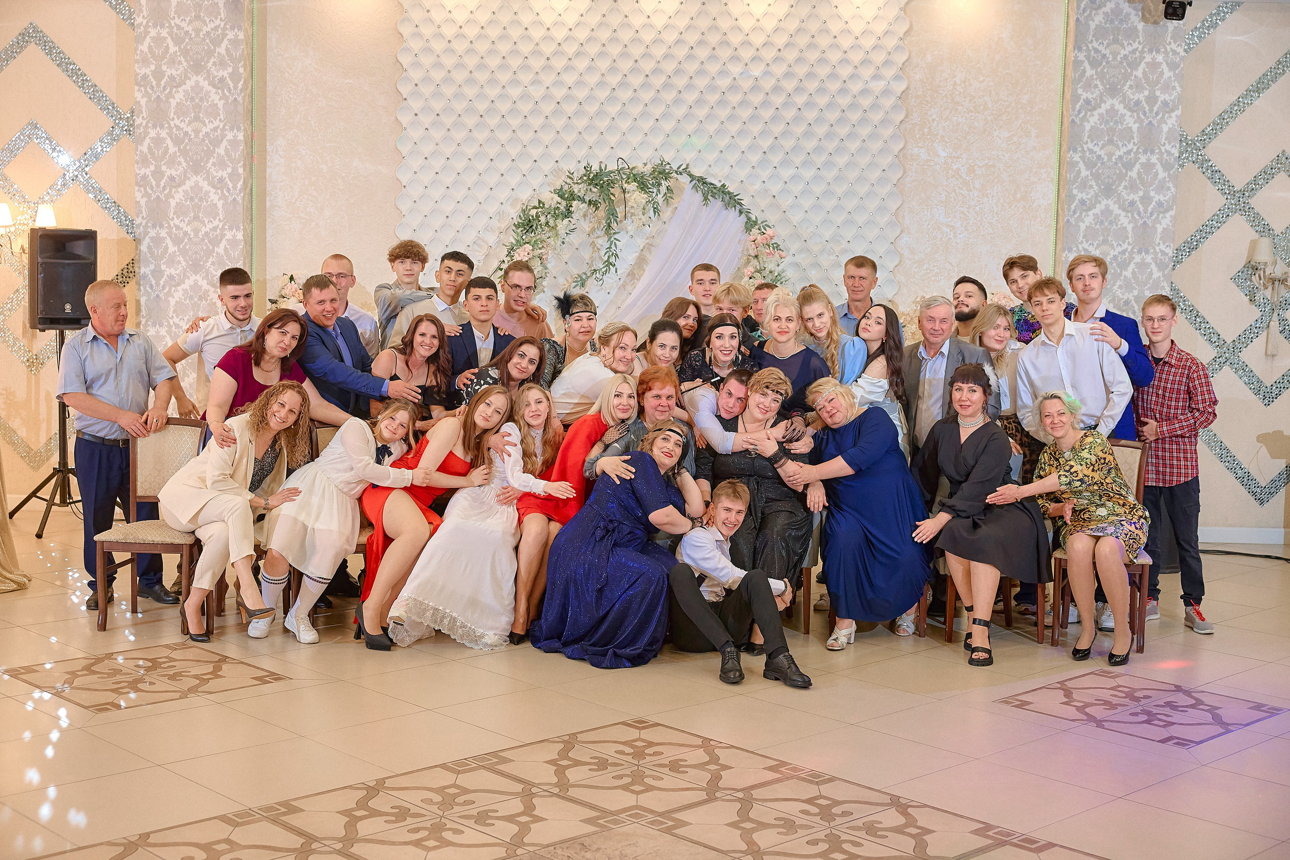 Портфолио репортажной фотосъёмки: Выпускной в ресторане «Император». Фотограф Яковлев Роман — Красноярск