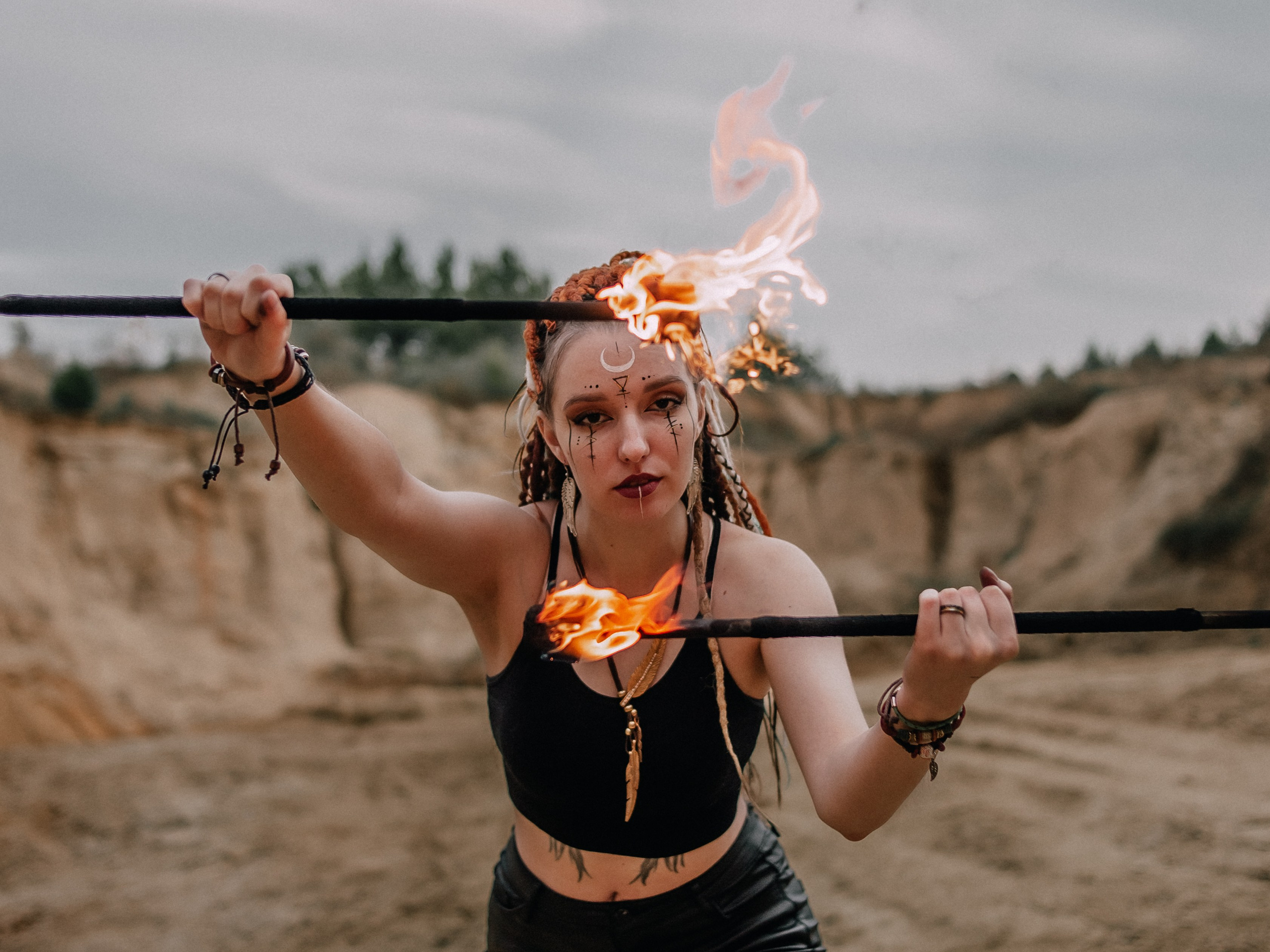 Марина. Фотосессия с фаерами. Фотограф Регина Крикунова г. Красноярск