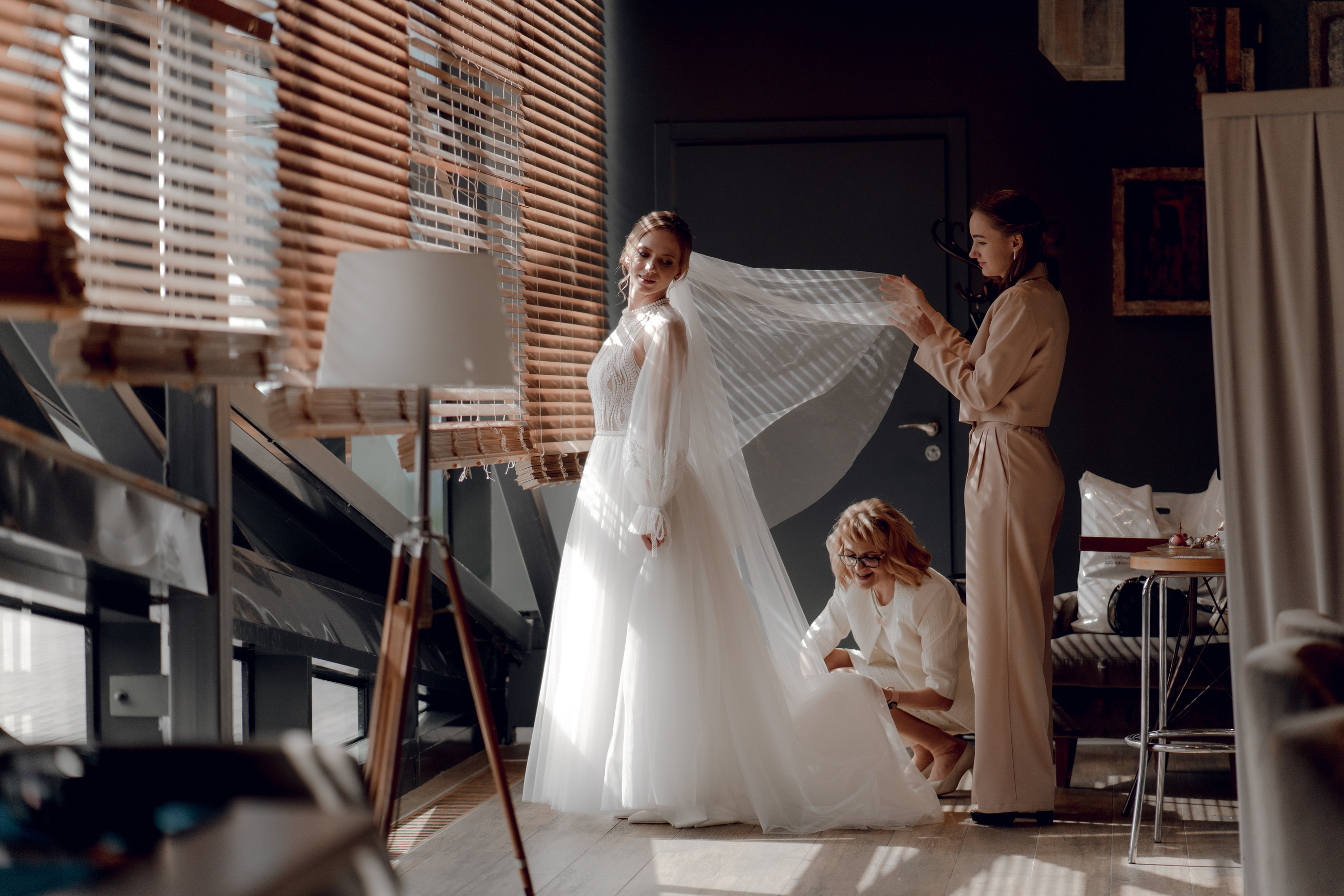 Утренние сборы невесты с подружками невесты