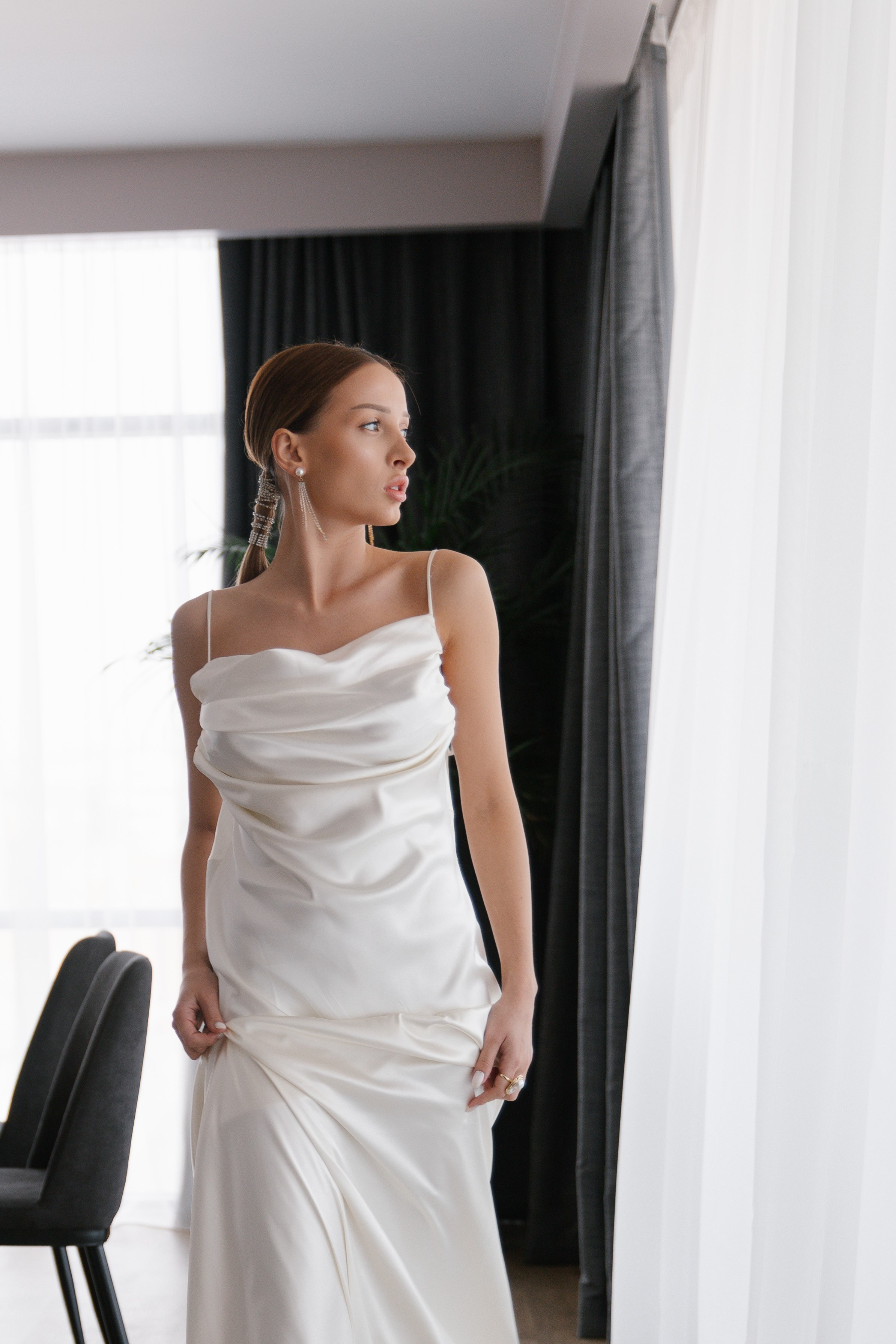 Совместные сборы в отеле. Свадебный фотограф Полина Панина