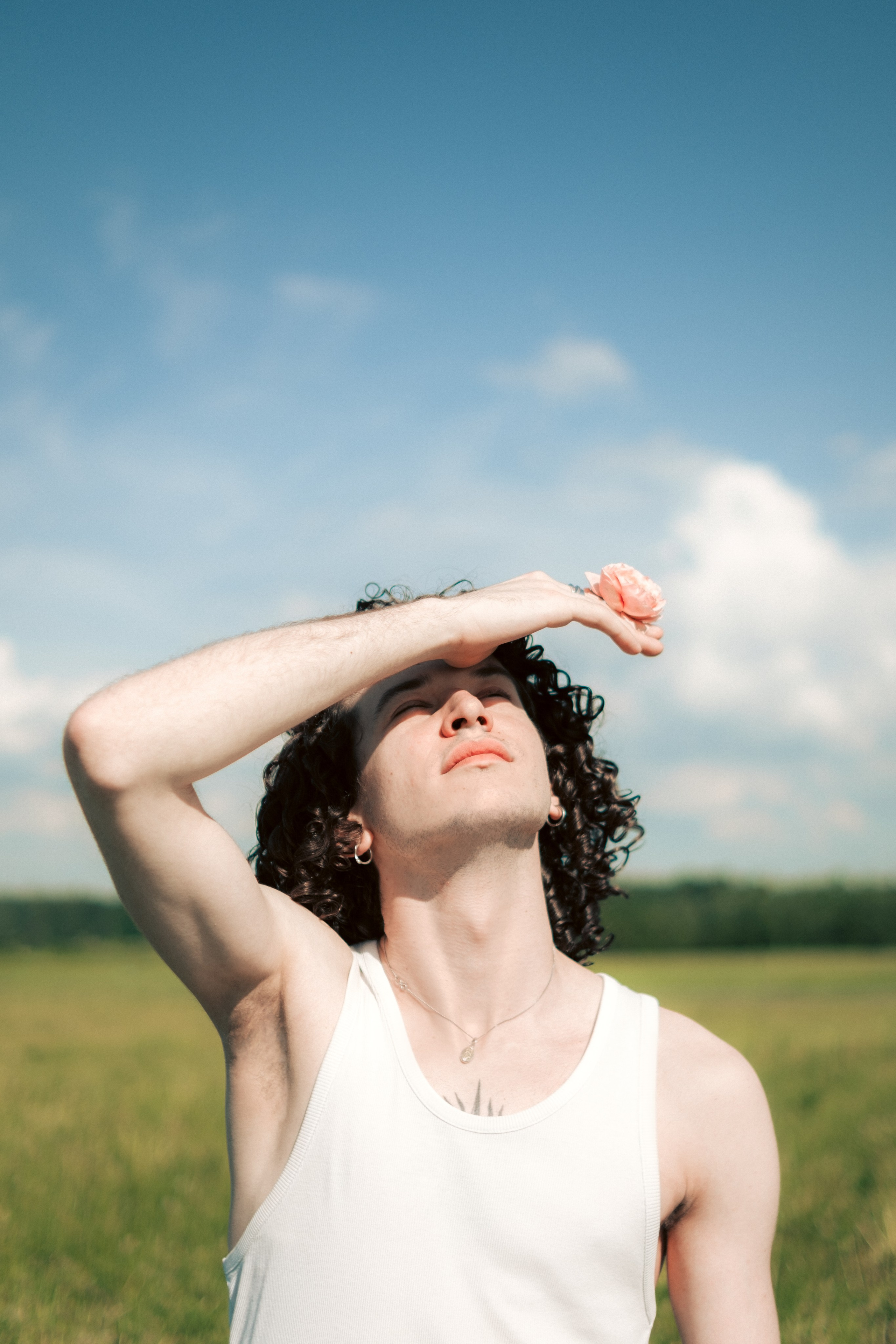 Костя. Съёмка с цветами в поле. Lickord