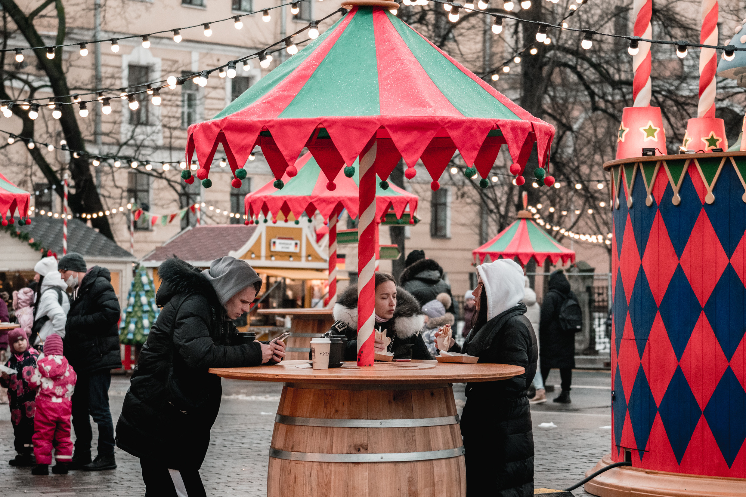 Россия: Москва, Самара, Казань, Нижний Новогород, Санкт-Петербург. Фотограф в Хабаровске. Фотография за 24 часа