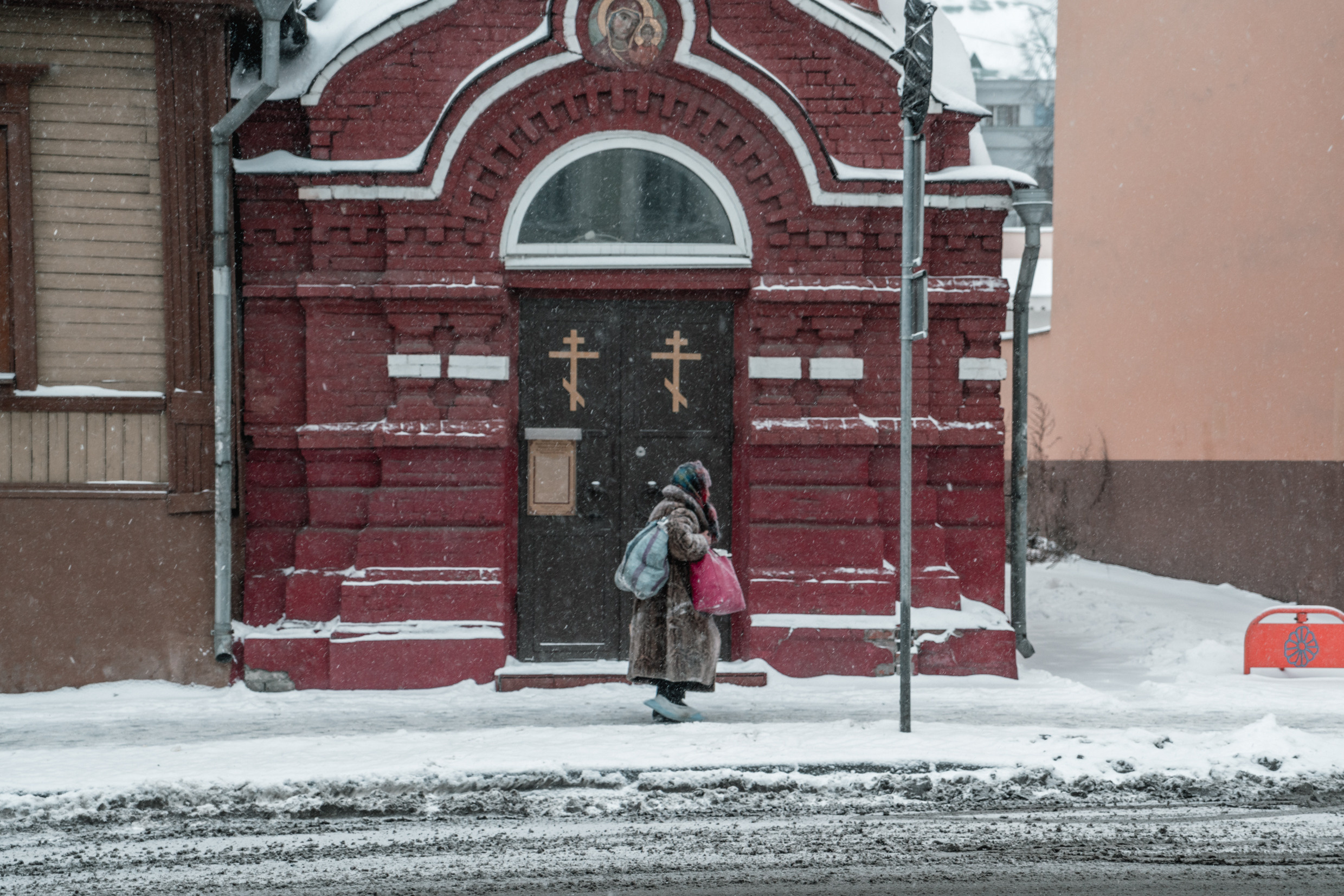 Россия: Москва, Самара, Казань, Нижний Новогород, Санкт-Петербург. Фотограф в Хабаровске. Фотография за 24 часа
