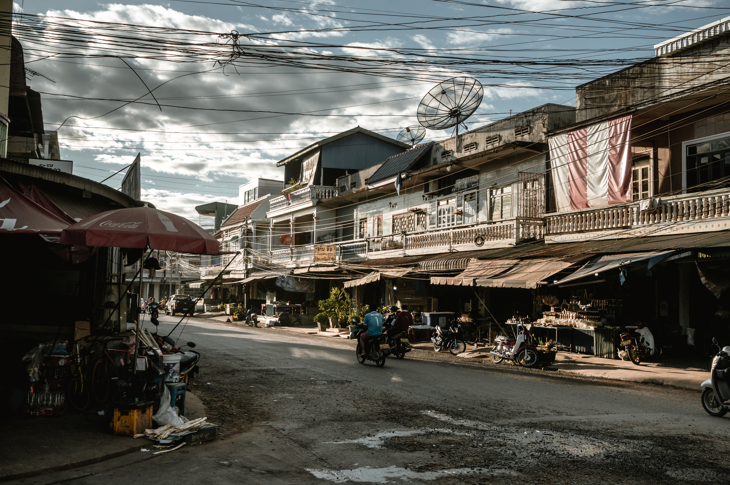 ЮВА: Южная Корея, Вьетнам, Камбоджа, Лаос. Фотограф в Хабаровске. Фотография за 24 часа