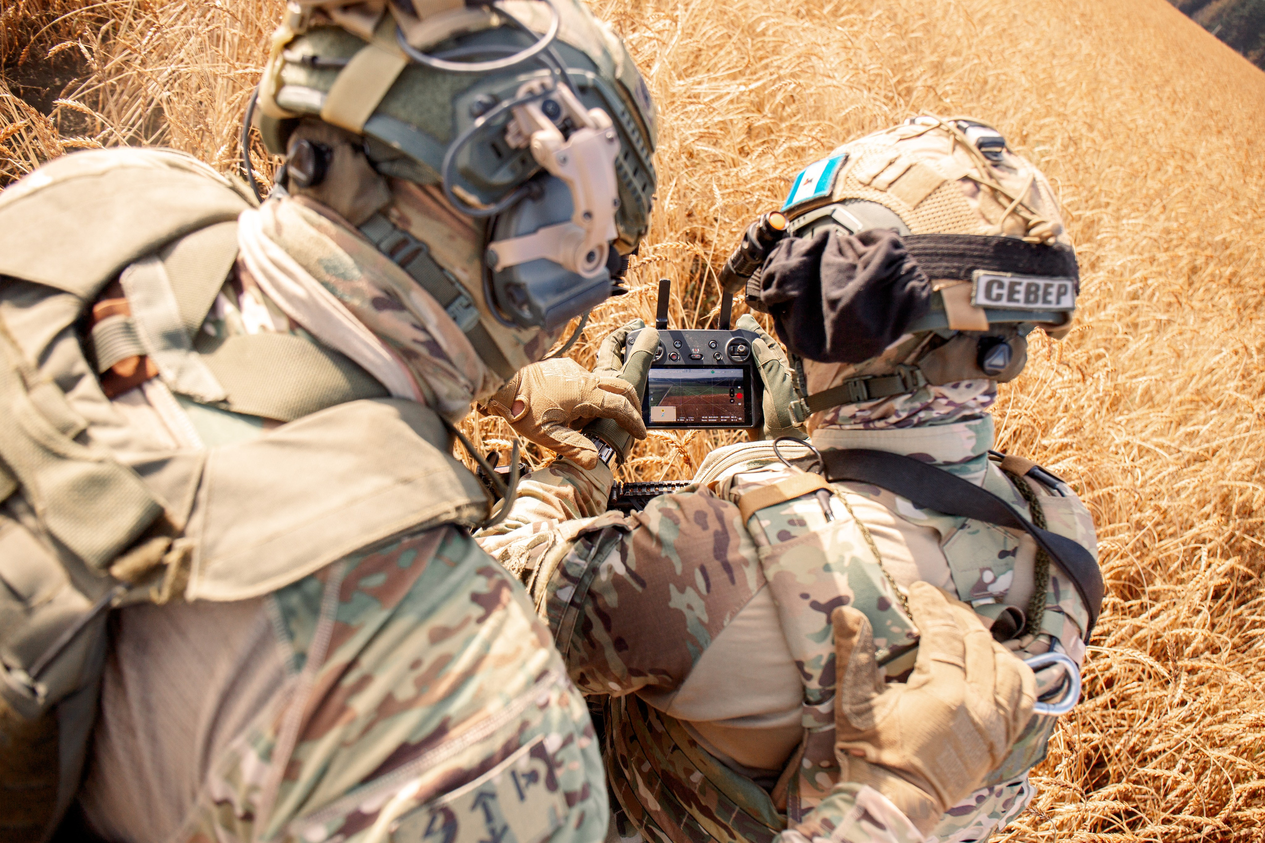 Поле. Для тех, кто не ждёт удачи, а создаёт её. Каждая фотосессия — это твой момент, твой стиль, твой успех. 📸