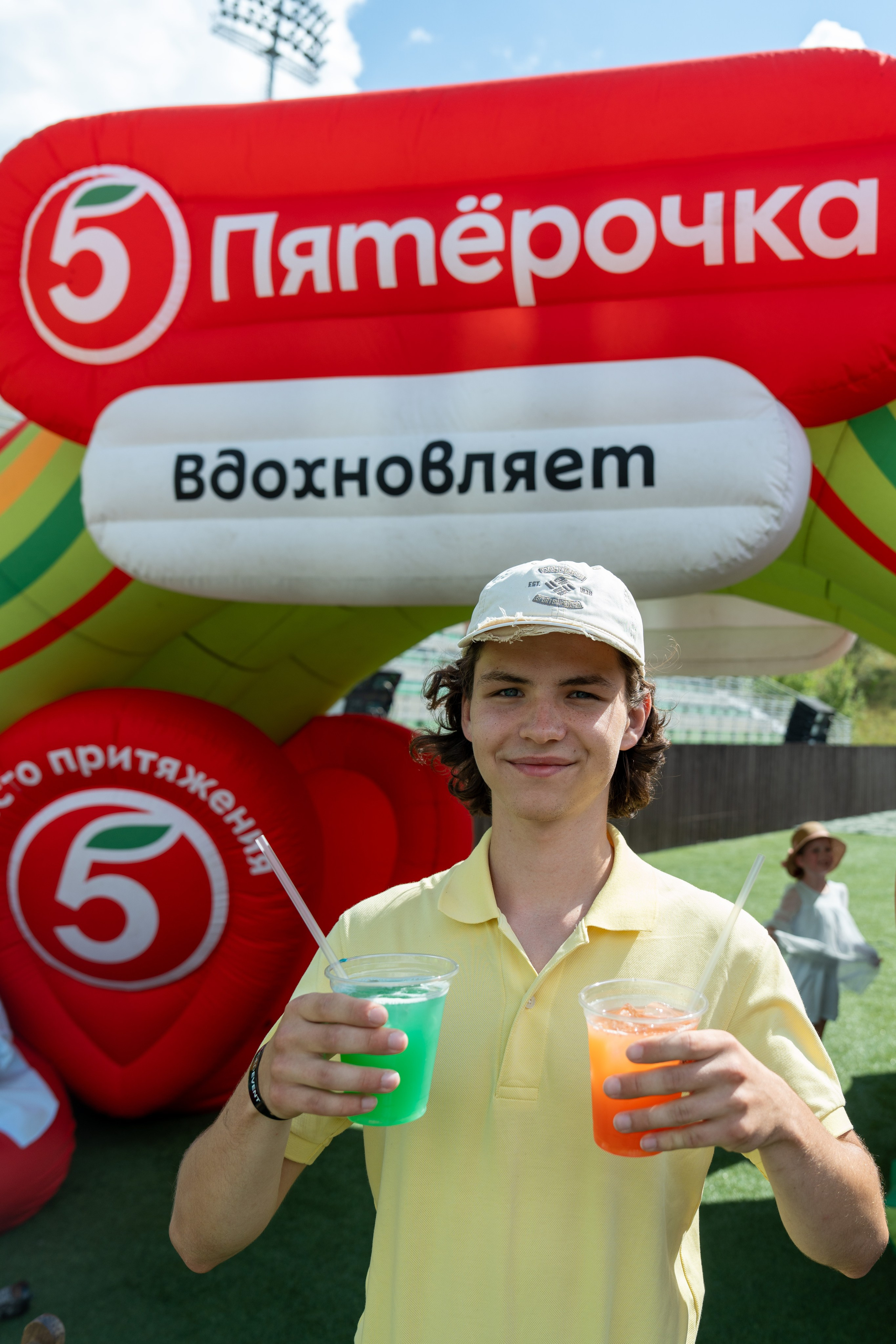 Фотоотчет партнеской интеграции для сети «Пятерочка» на фестивале «Grounded». Репортажный фотограф в Красной Поляне и Сочи Павлюченко Екатерина