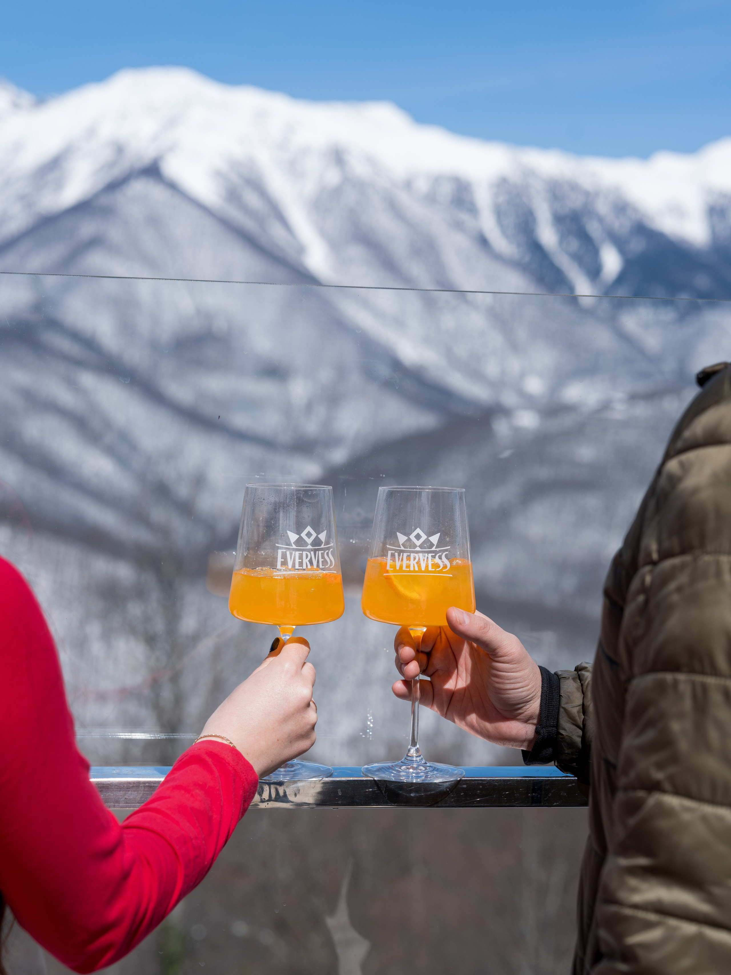 Компания «EVERVESS»: отчет с точек продаж на курортах Красной Поляны. Репортажный фотограф в Красной Поляне и Сочи Павлюченко Екатерина