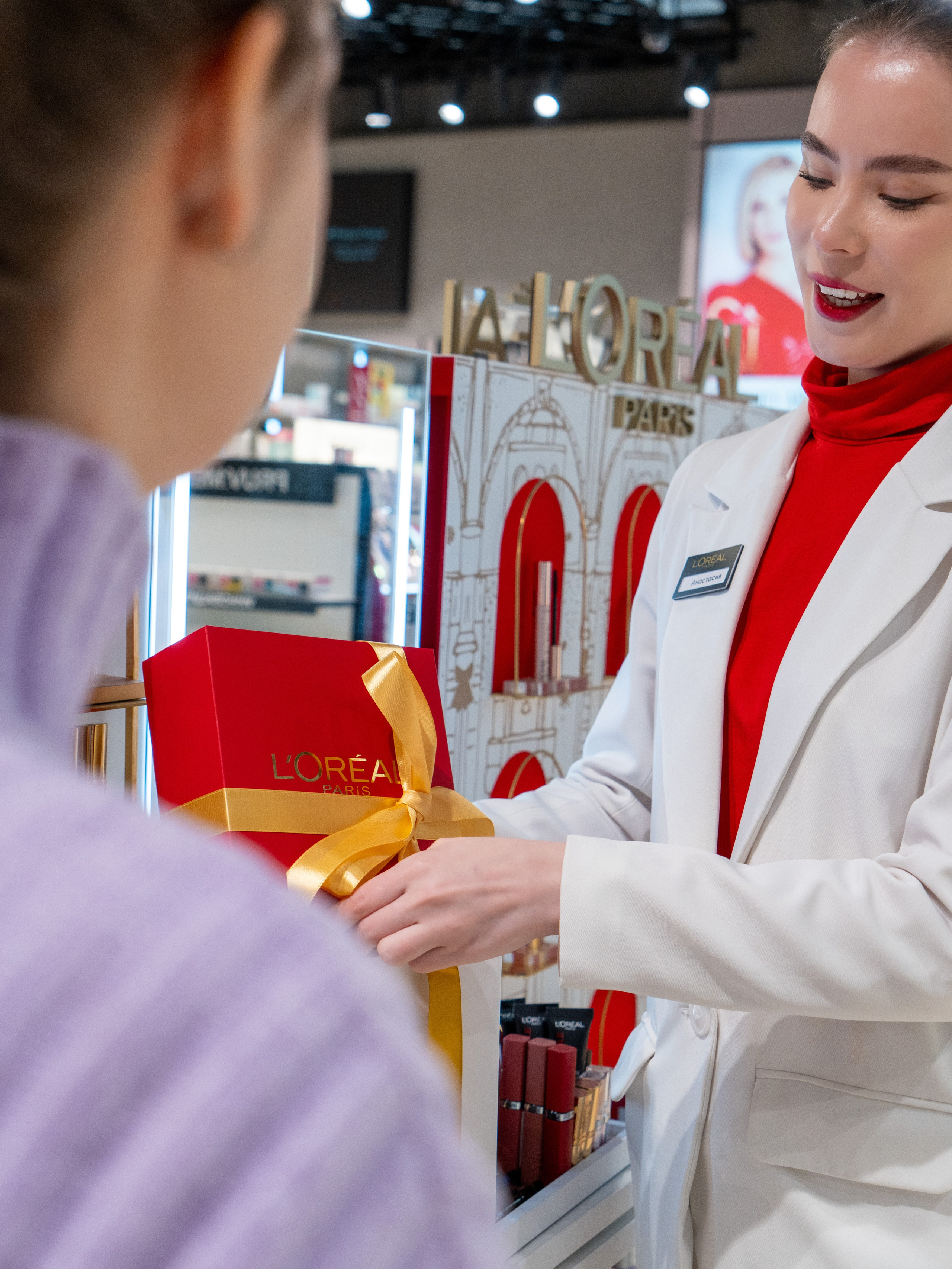 Отчет партнерской интеграции Loreal в магазинах Рив Гош. Репортажный фотограф в Красной Поляне и Сочи Павлюченко Екатерина