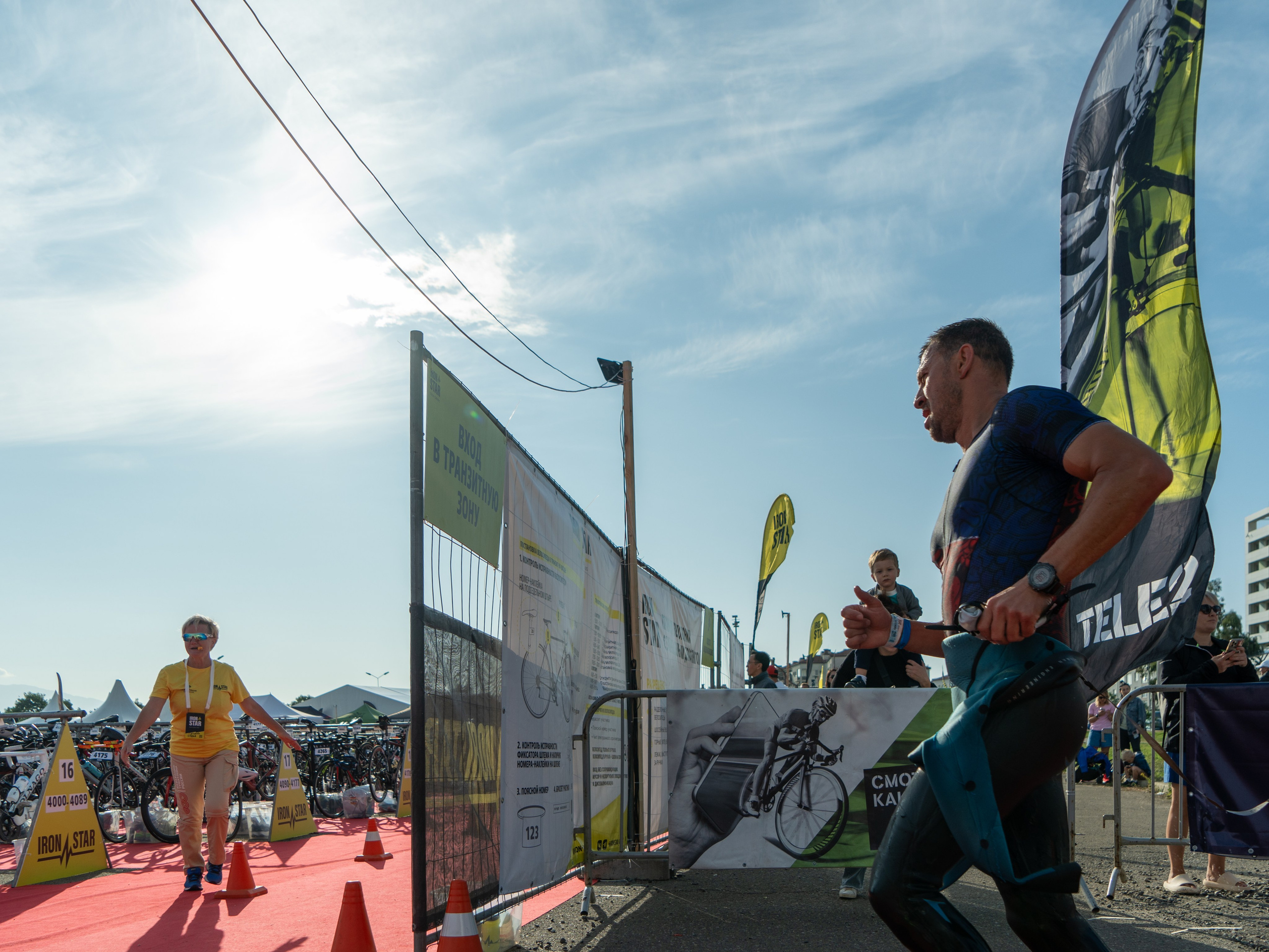 Фотоотчет партнерской интеграции для компании TELE2 на фестивале Ironstar. Репортажный фотограф в Красной Поляне и Сочи Павлюченко Екатерина