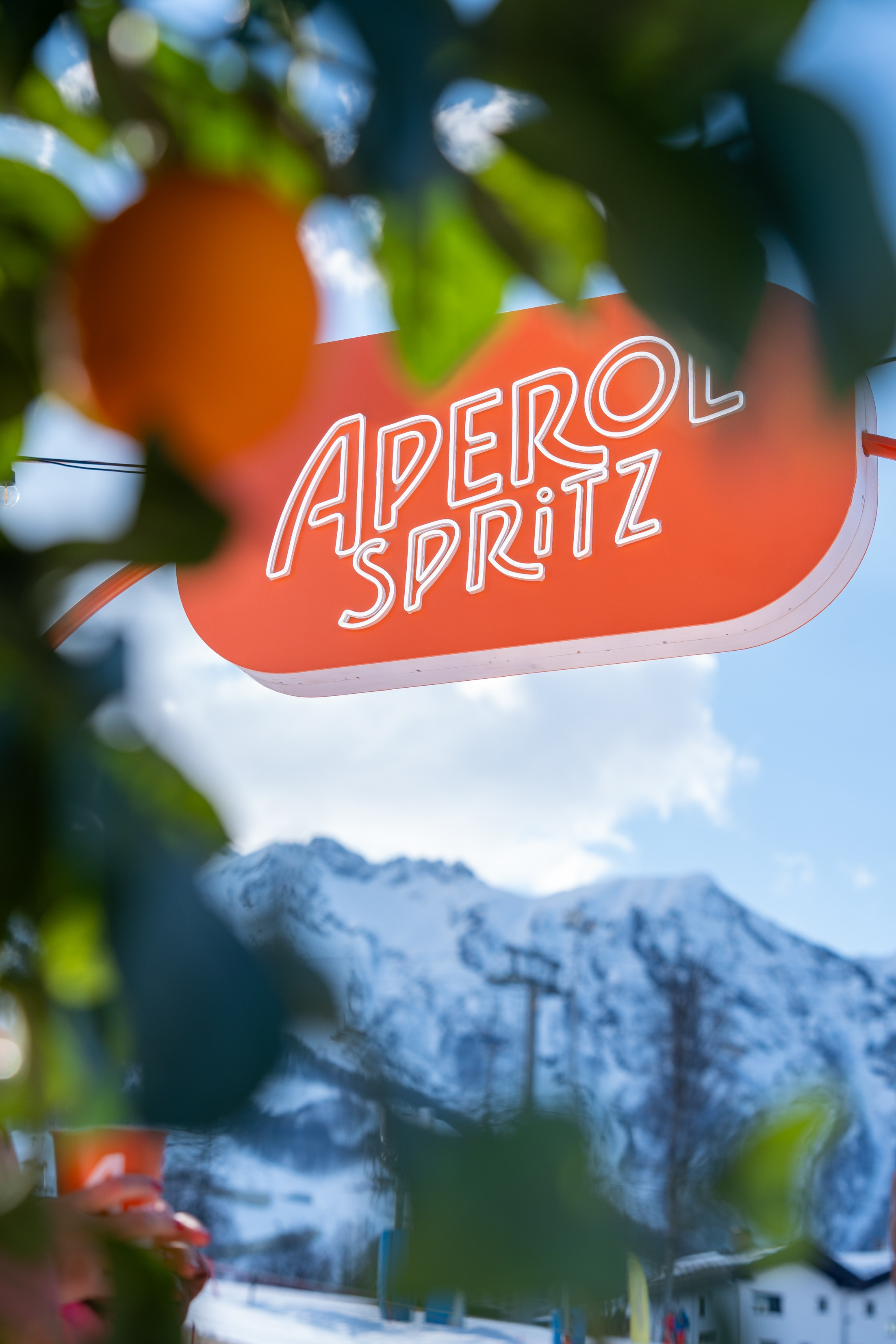 Фотоотчет партнерской интеграции Aperol Spritz на Роза Фест 2025. Репортажный фотограф в Красной Поляне и Сочи Павлюченко Екатерина
