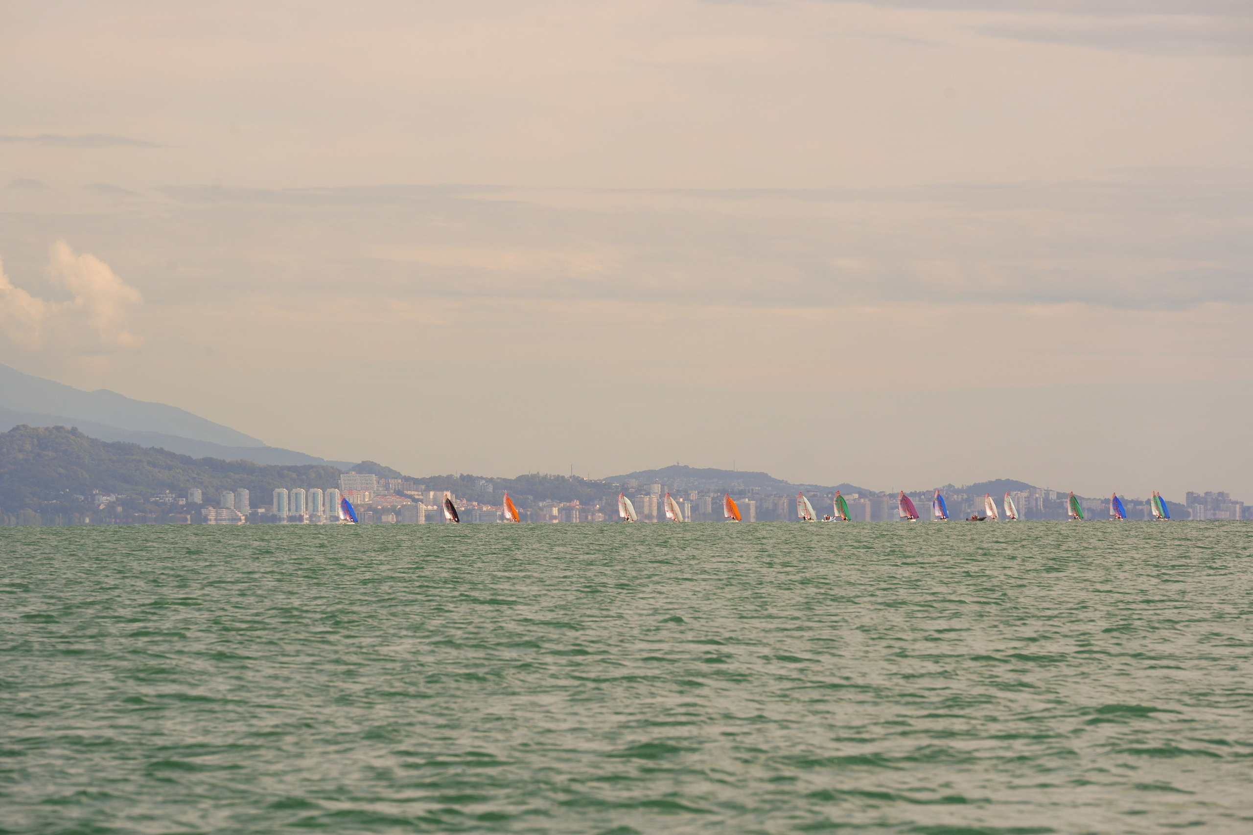 Яхтенная регата для компании Агрегатка. Репортажный фотограф в Красной Поляне и Сочи Павлюченко Екатерина