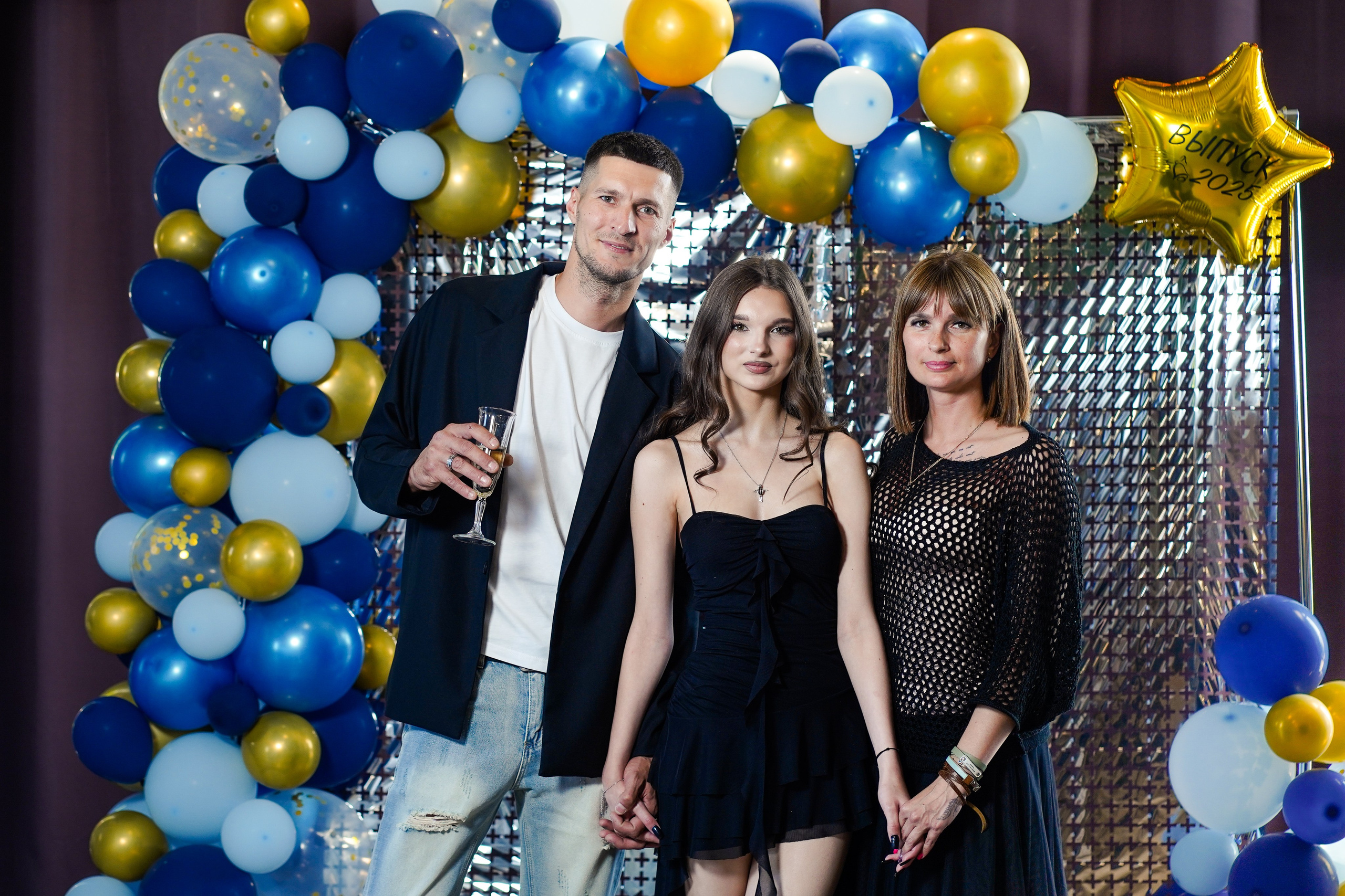 Выпускной вечер, гимназия № 40, 9 класс. Семейный и портретный фотограф в Екатеринбурге Анна Лобанова