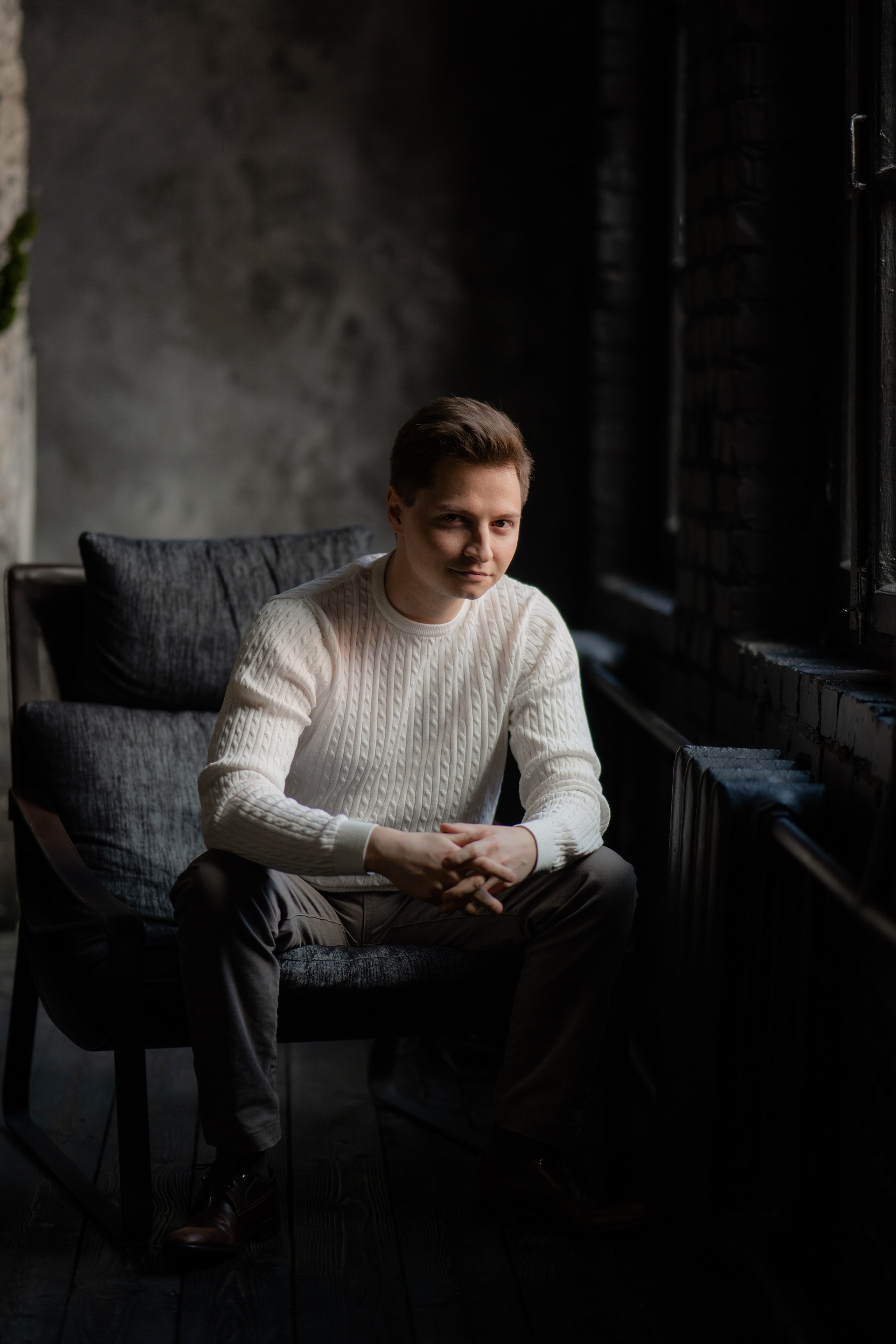 Мужской портрет мужской фотограф имиджевая сьемка мужчин в санкт-петербурге стильное фото мужчины в фотостудии Вангвард зал Убуд