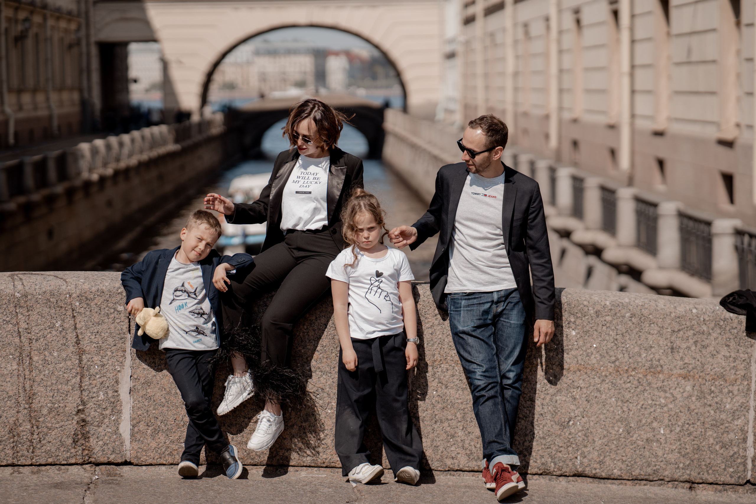 Семейная фотосессия в Санкт-Петербурге. Свадебный фотограф Александр Невский в Санкт-Петербурге