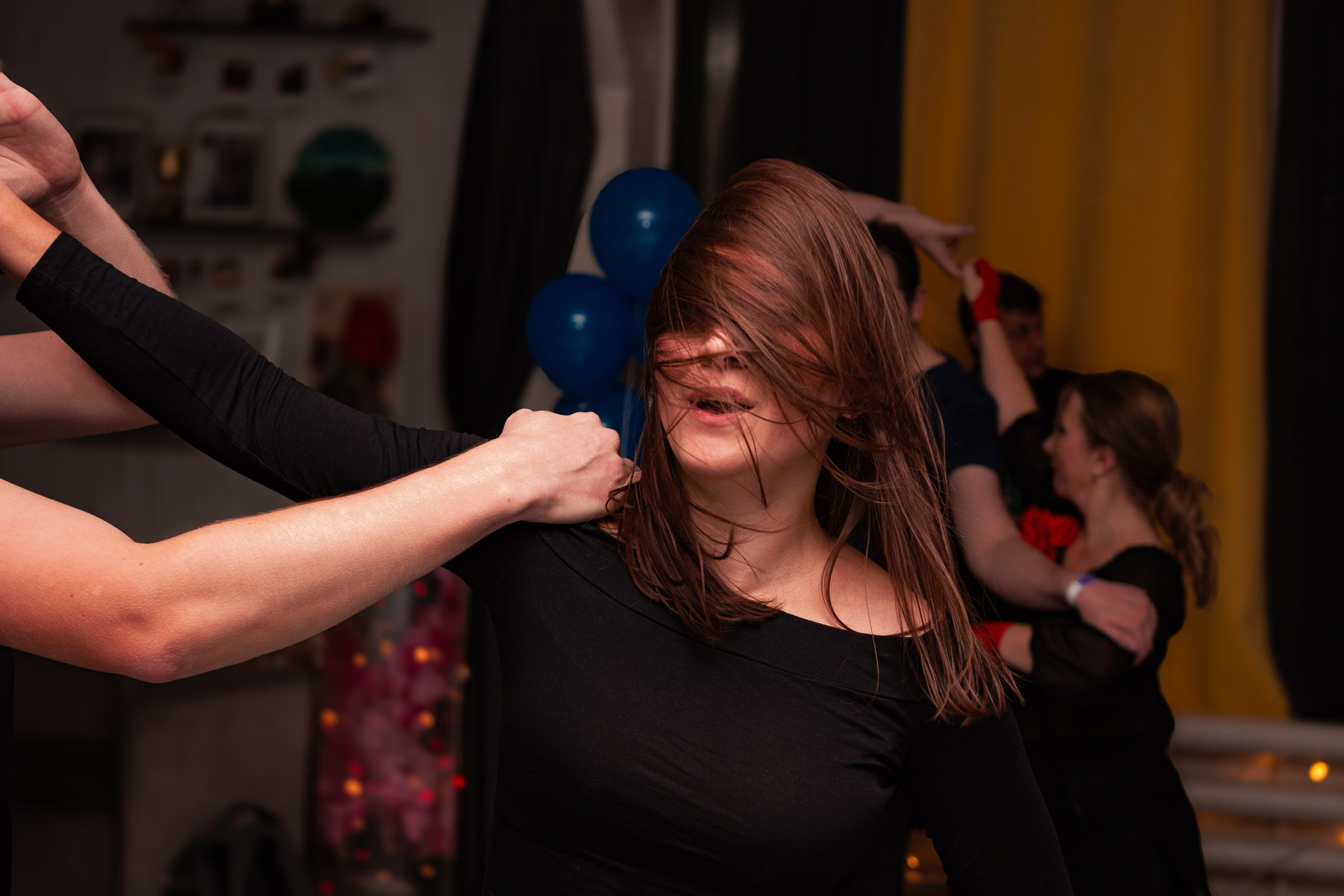 Dance cafe вечеринка