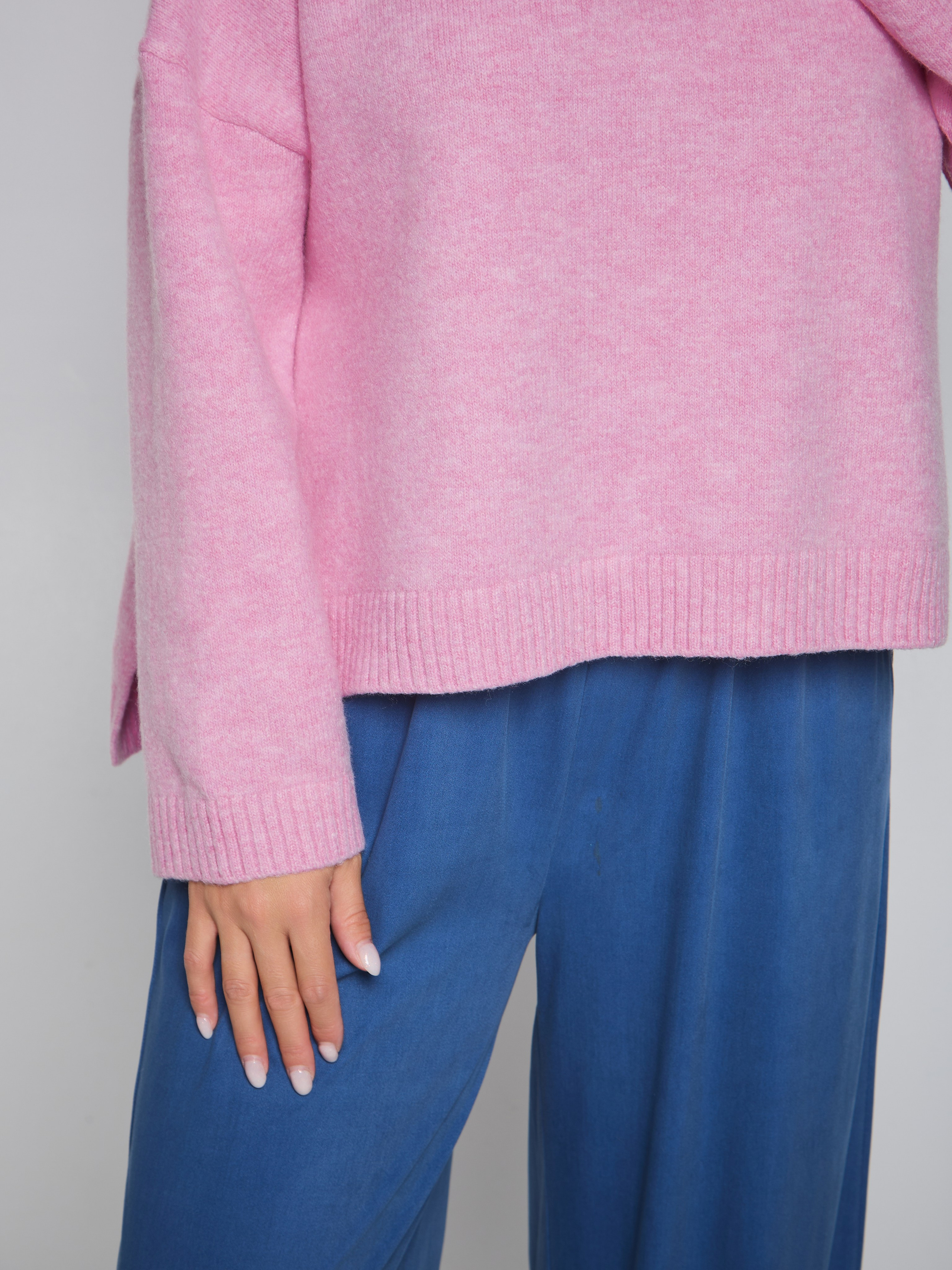 Одежда для маркетплейсов. Фотограф Руслан Потапов в Краснодаре