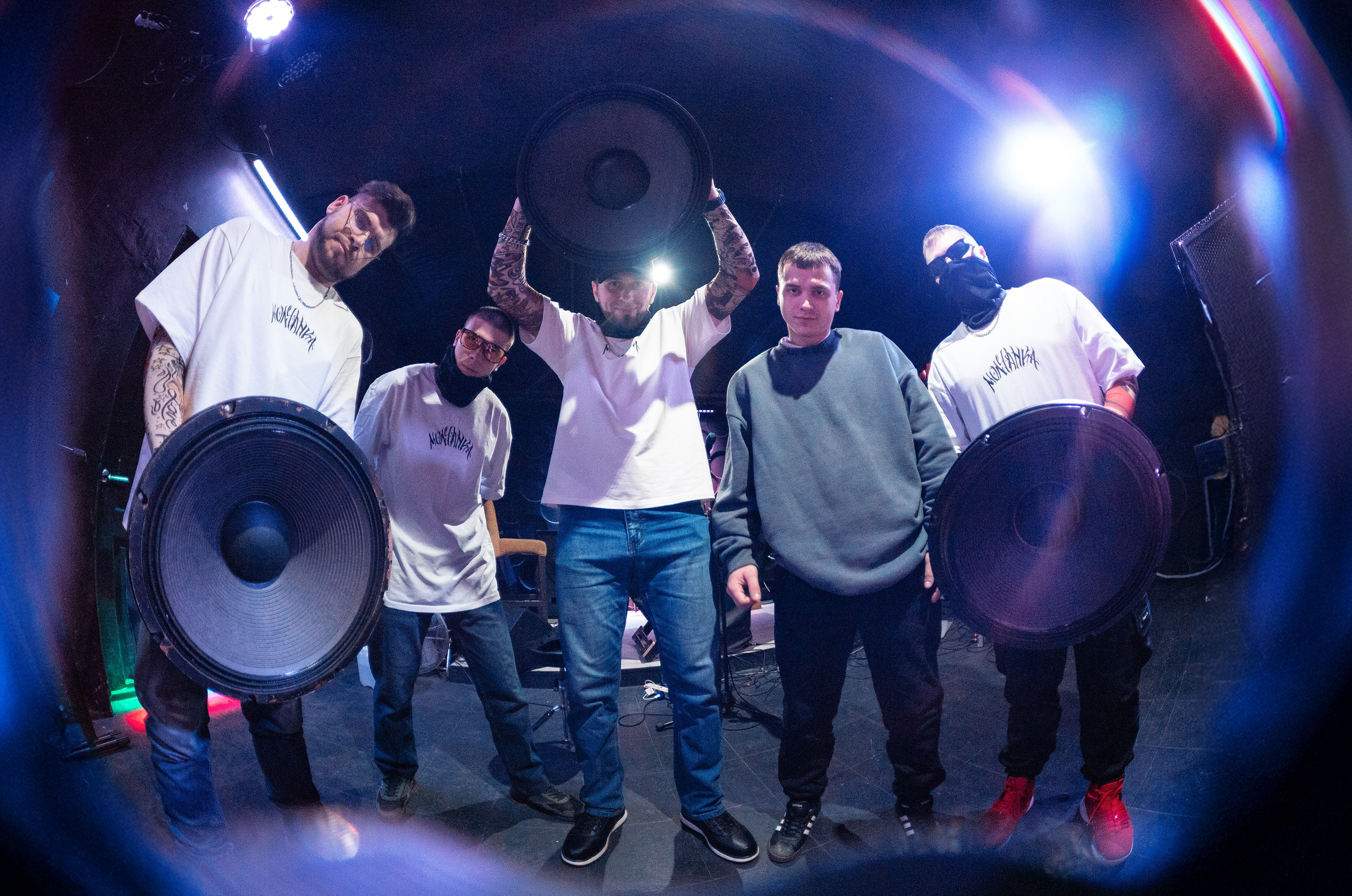 Реклама футболок «Молчанка». Фотограф Тюмень