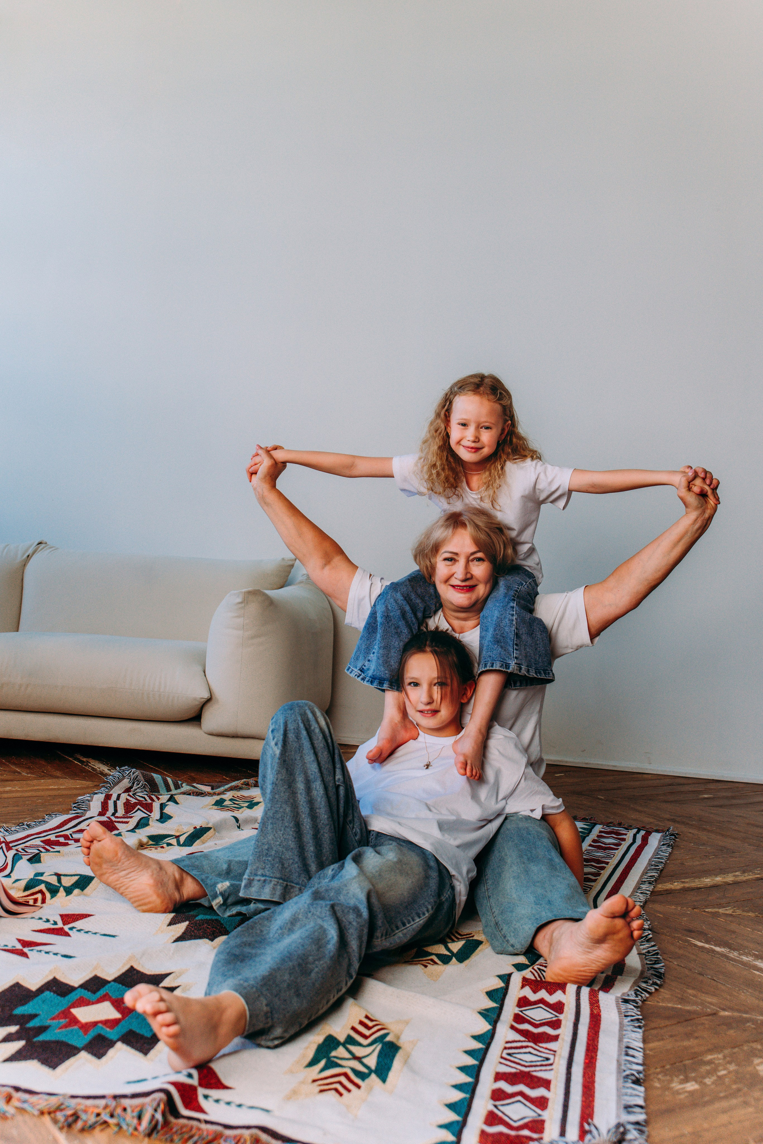 СВЕТЛАНА И ВНУЧКИ. Ольга Козлова фотограф Волгоград olkiny-fotki.ru