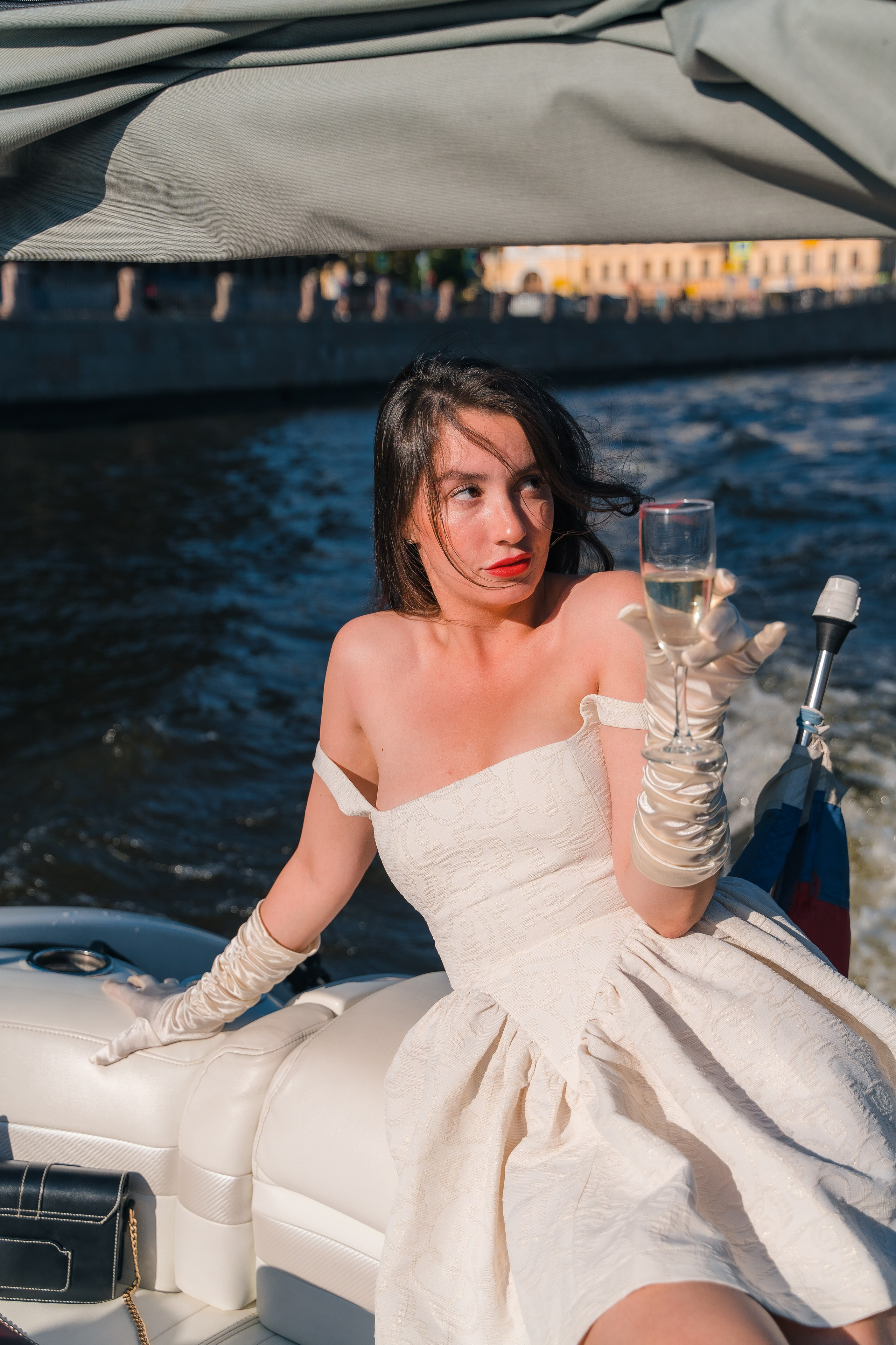 Фотосъемка девичника, встреча девушек, веселые женские портреты