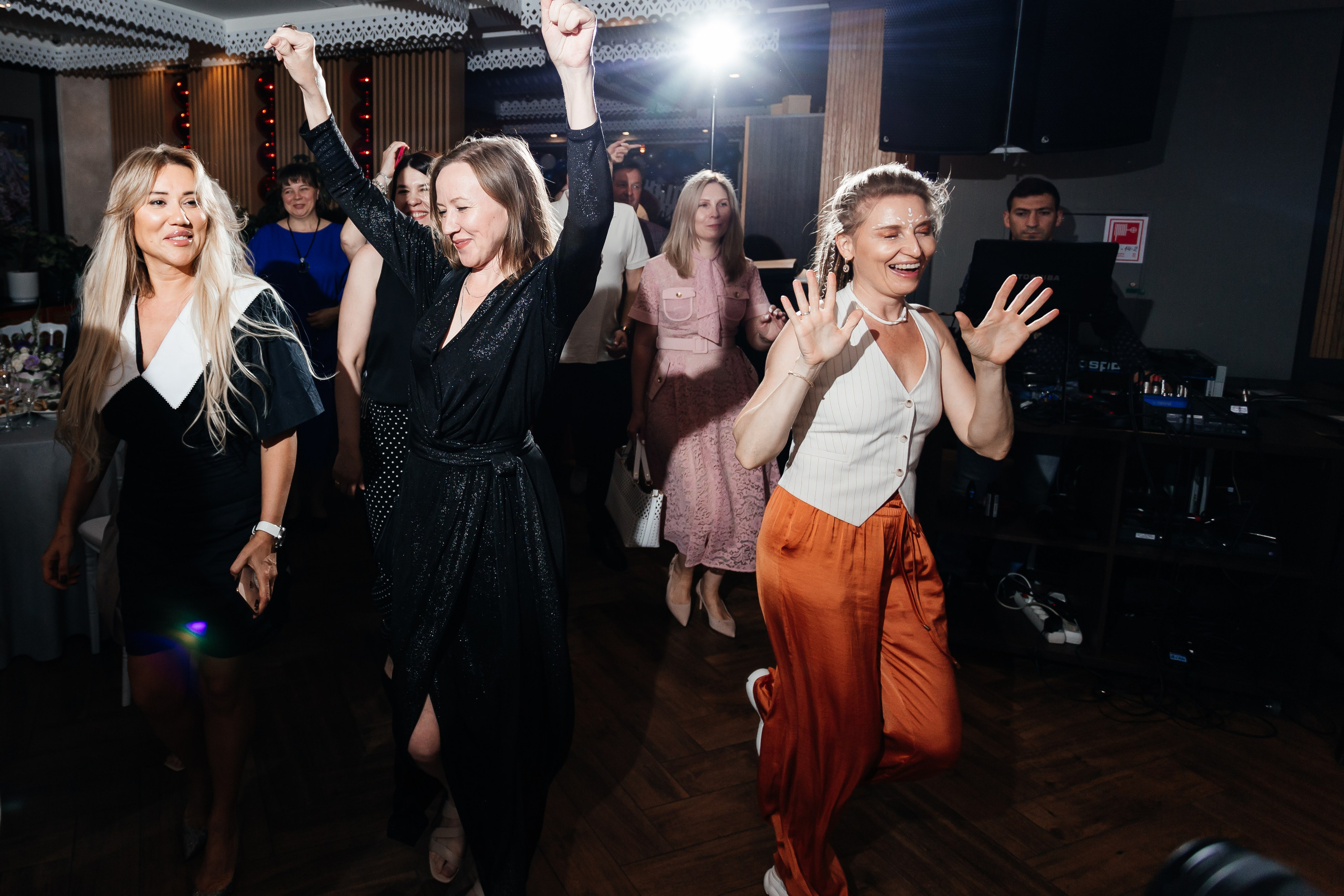 Выпускной 11 «А». Школа № 42. Свадебный фотограф в Краснодаре Николай Крауз