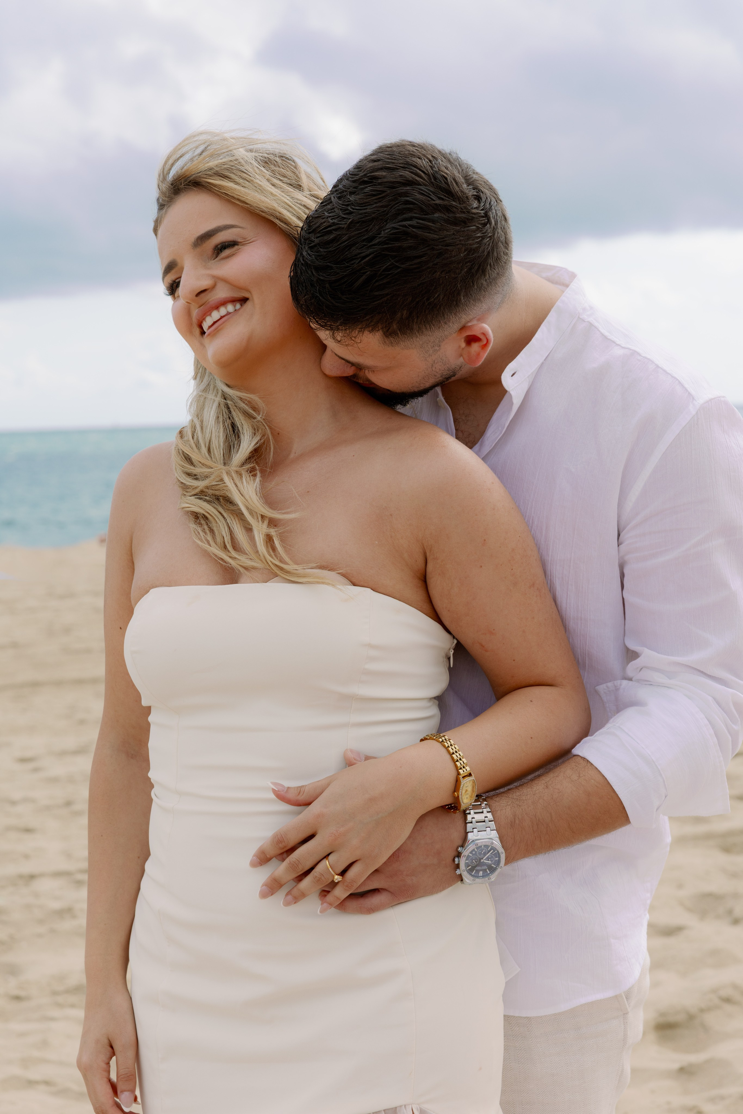 Surprise proposal during a couple’s photoshoot in Barcelona