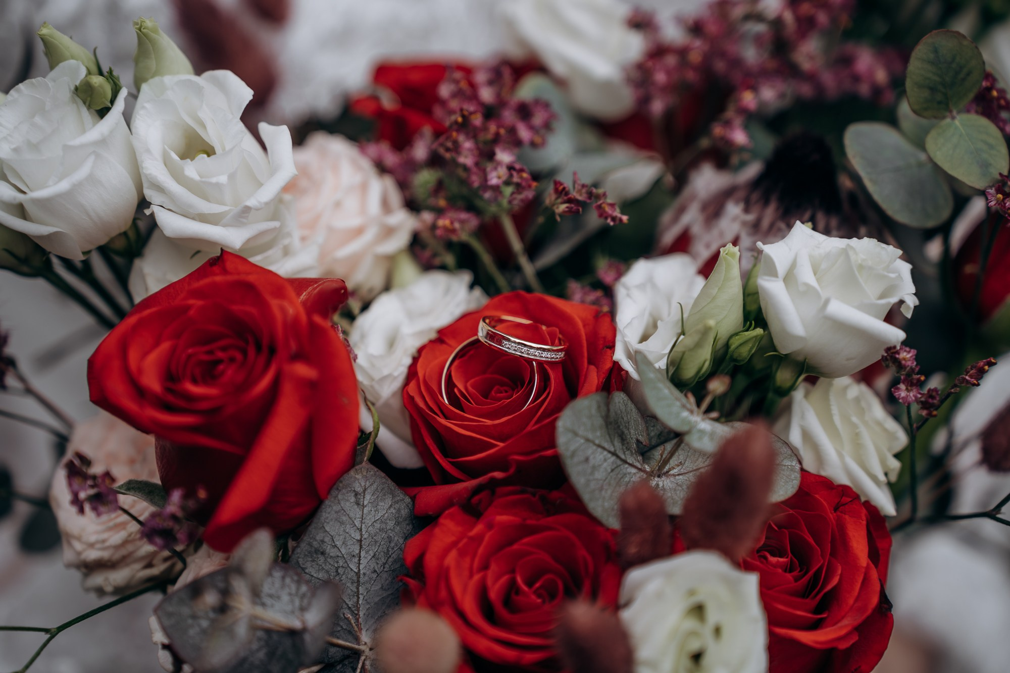 Свадебная фотосессия летом с выездной регистрацией. Свадебный и репортажный фотограф в Ярославле Евгений Сальников