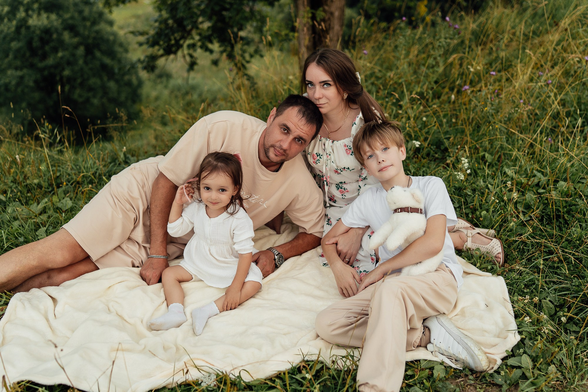 Семейная фотосессия на природе. Свадебный и репортажный фотограф в Ярославле Евгений Сальников