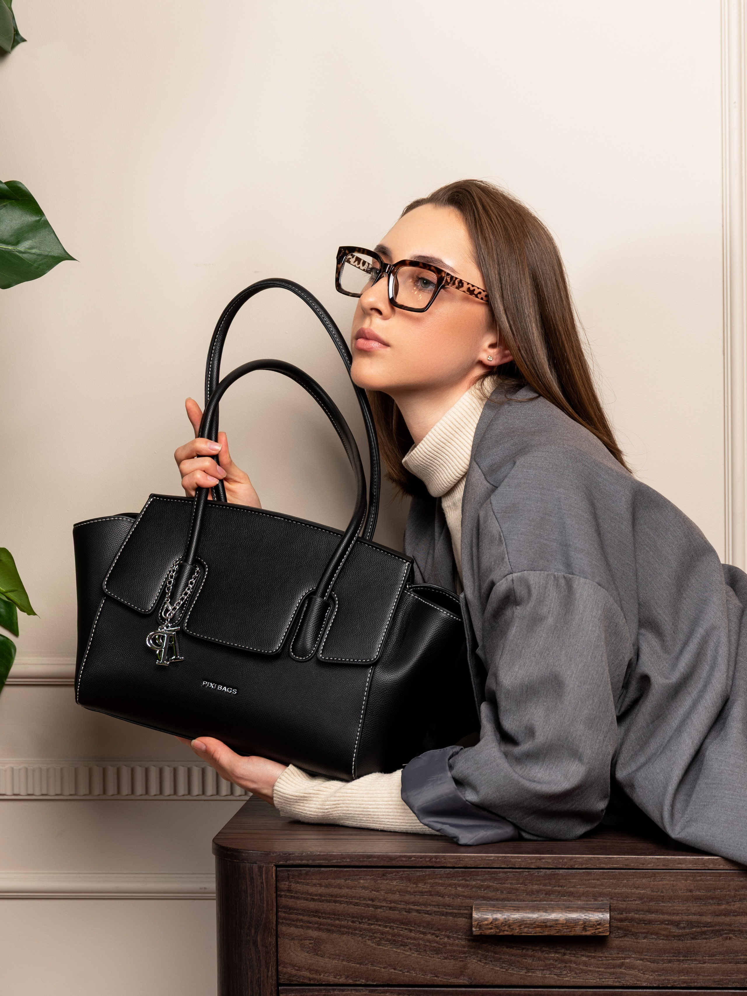 Съемка сумок в интерьере. АРХИ STYLE