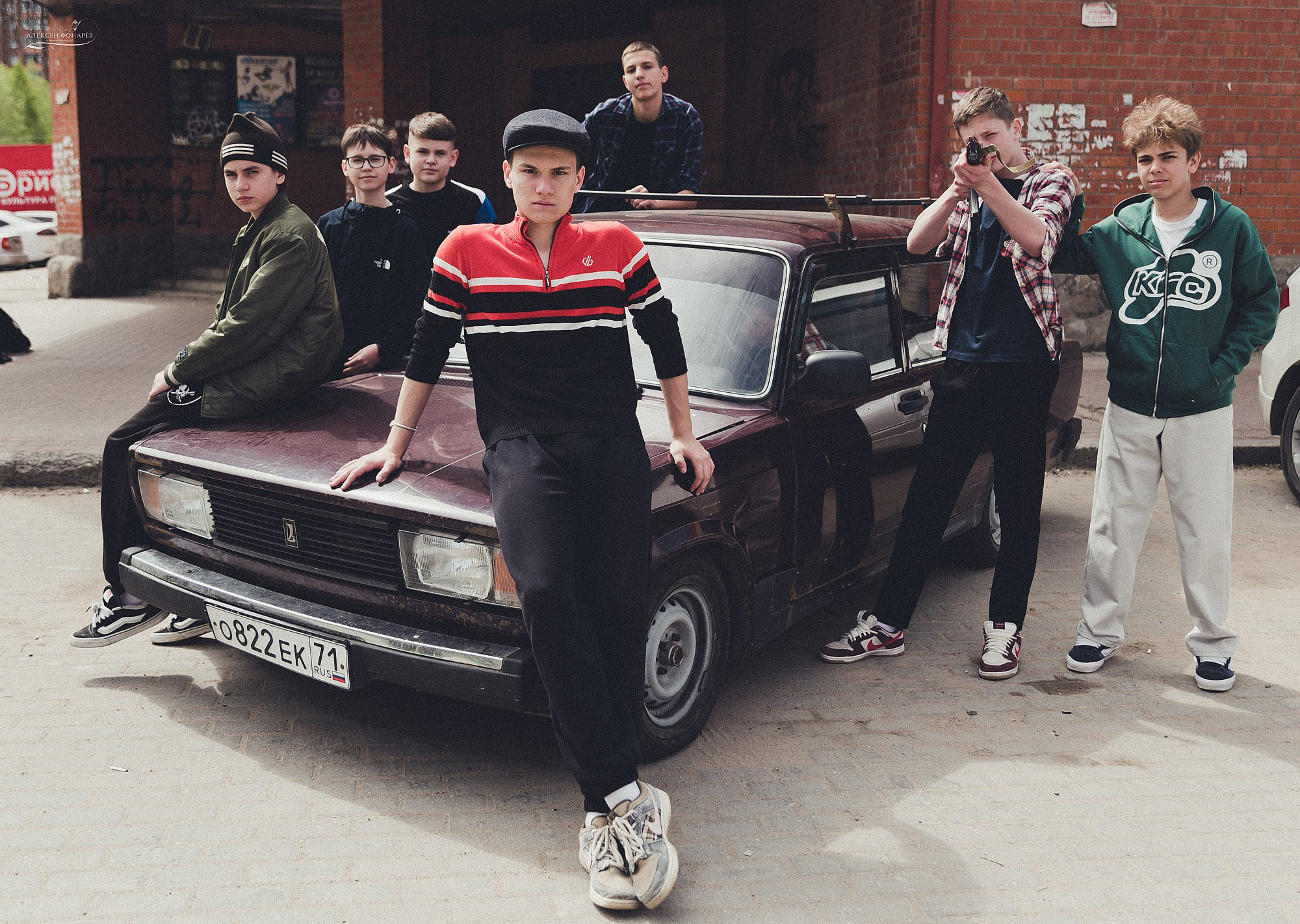 фотосессия в стиле Слово пацана для школьников
