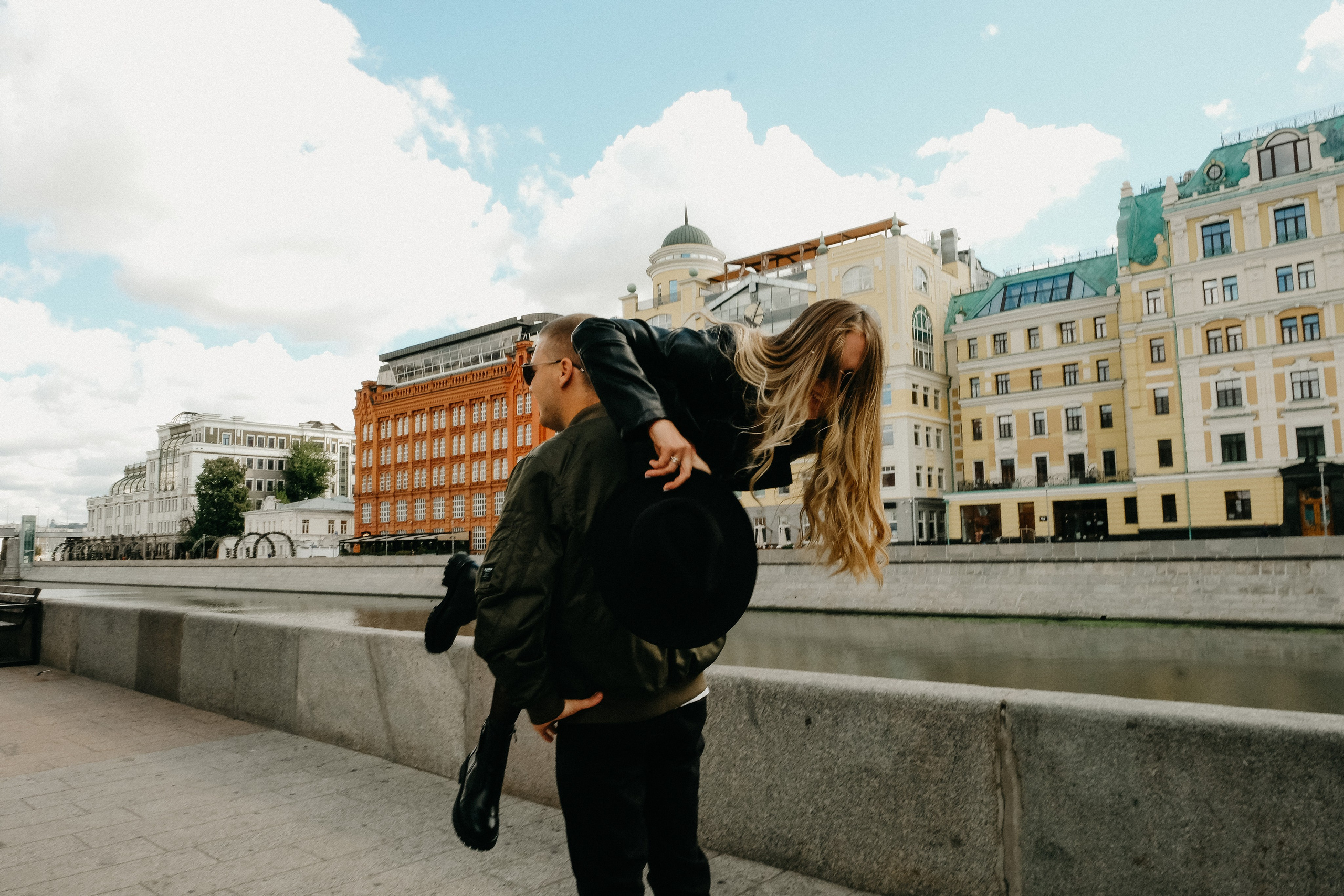 Солнце на Красном Октябре. Свадебный фотограф Александра Тюлякова