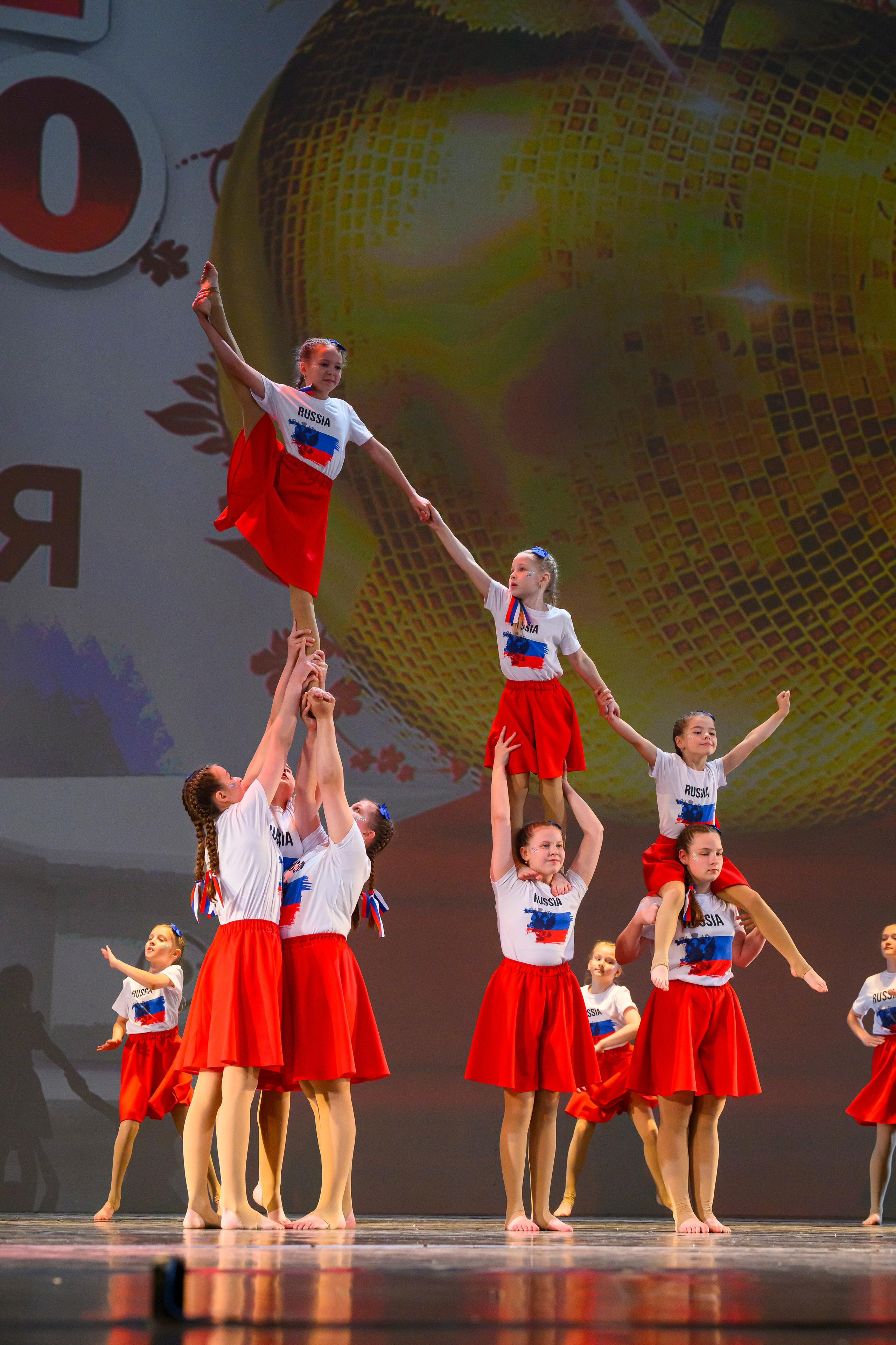 23 апреля, часть 1, БКЗ Октябрьский, г. Санкт-Петербург. Золотое яблочко