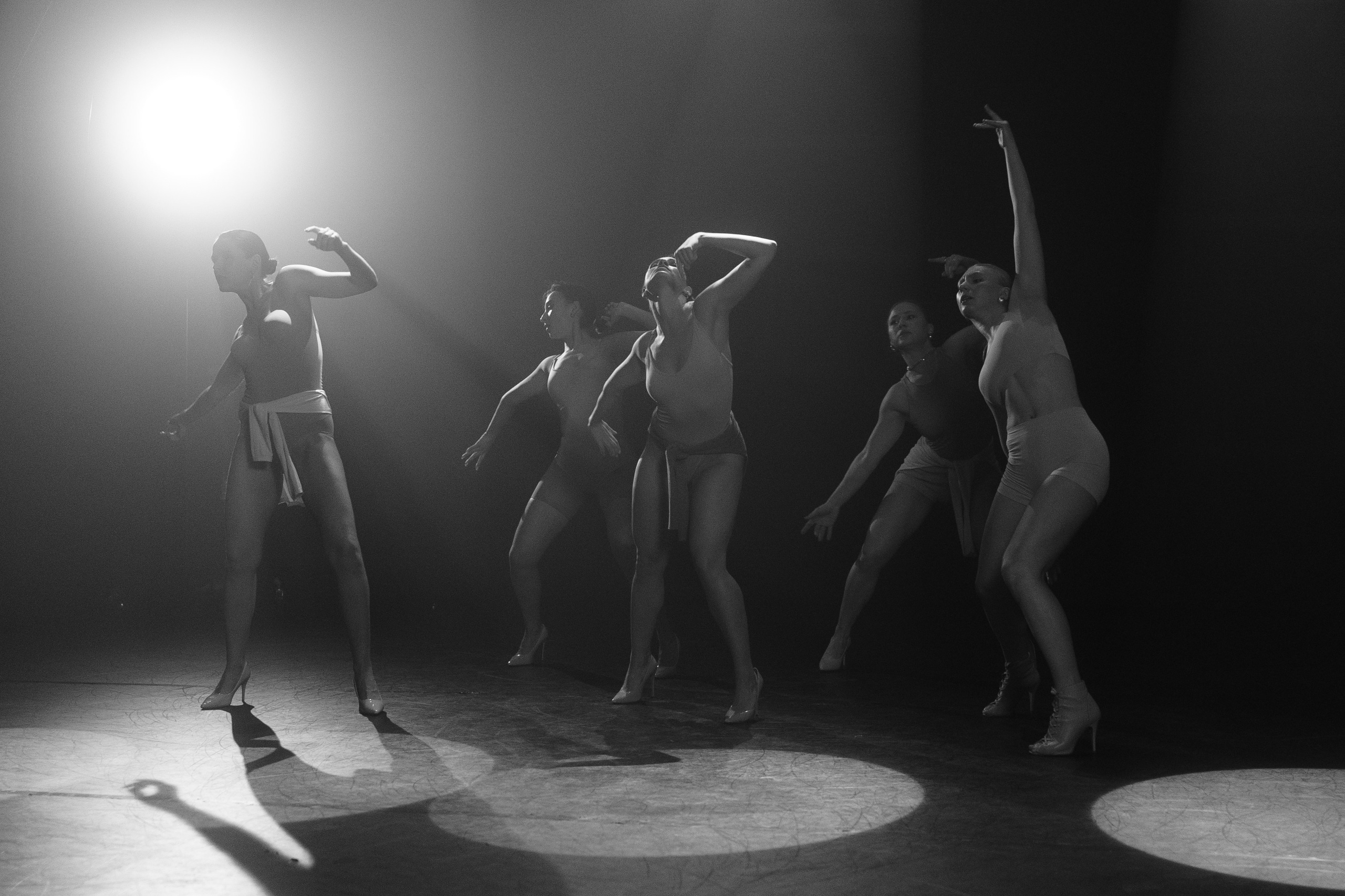 Reportage photography of dancers in the movie pavilion