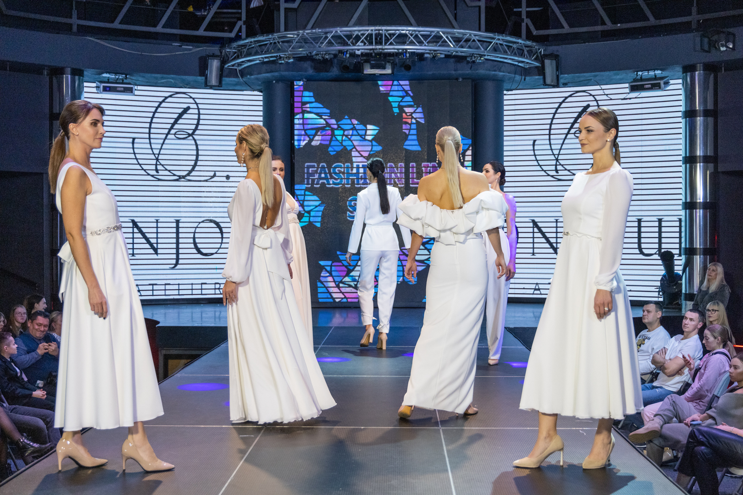 Fashion_line_show. Свадебный салон-ателье Бонжур в Минске Bonjour