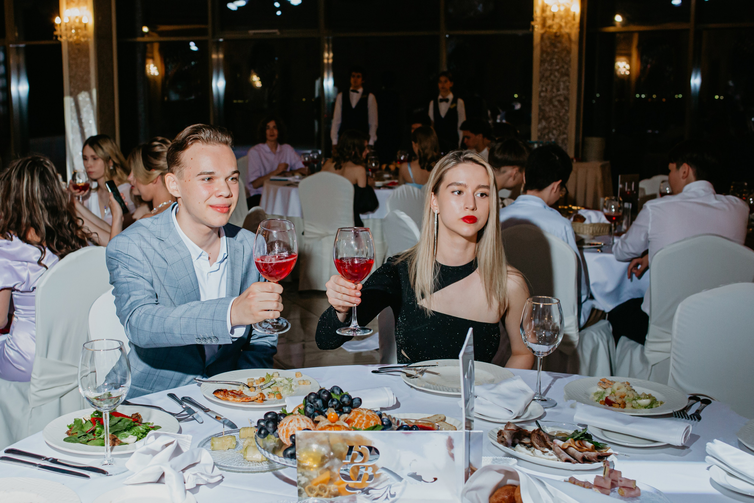 Выпускной. 11 лицей. Фотограф в Челябинске Ополихина Анна