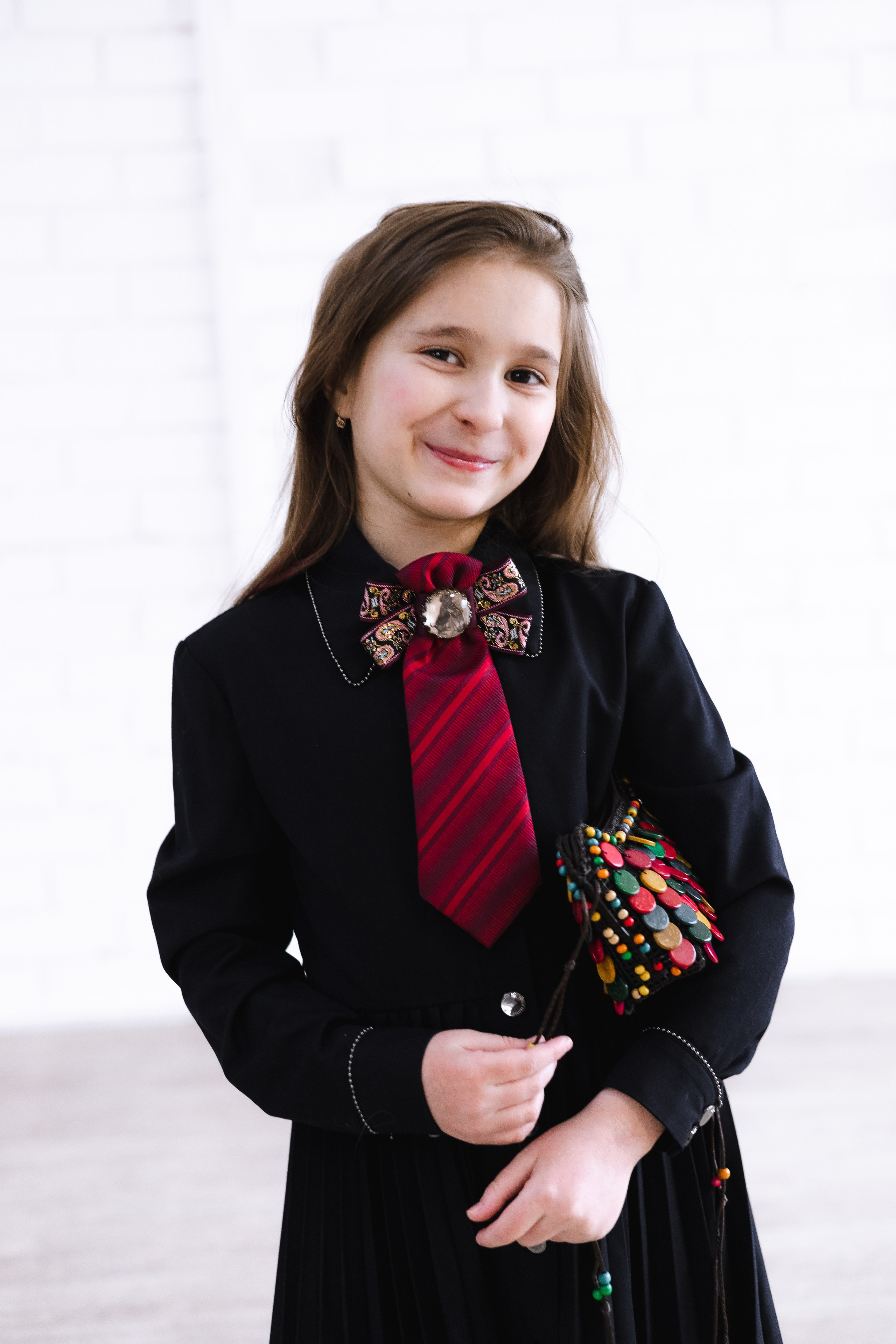 Галстук-переделка — стильное решение для оригинального образа девочки-подростка. Школа для девочек во Владивостоке — Само Совершенство