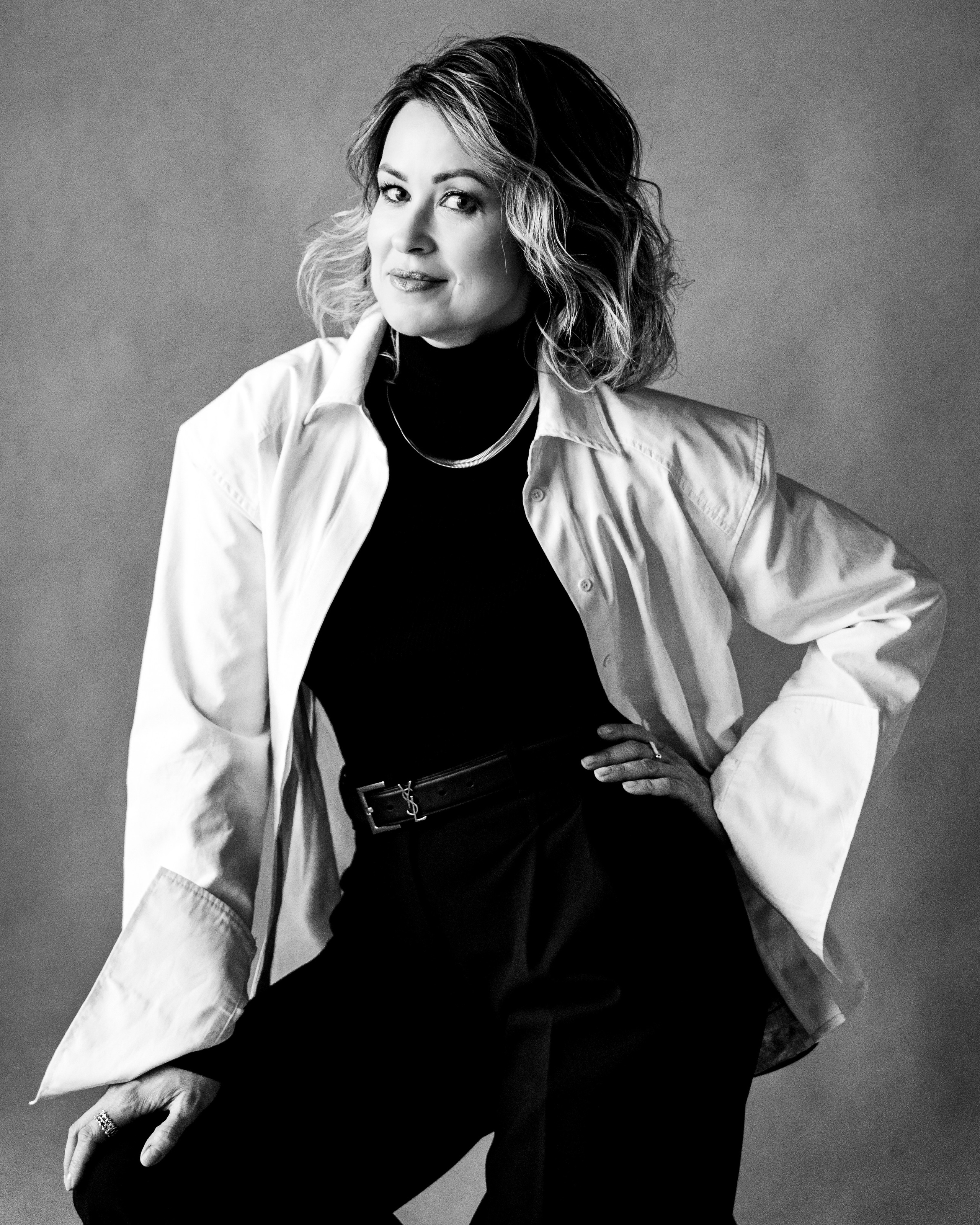 Черно-белый портрет в классическом стиле