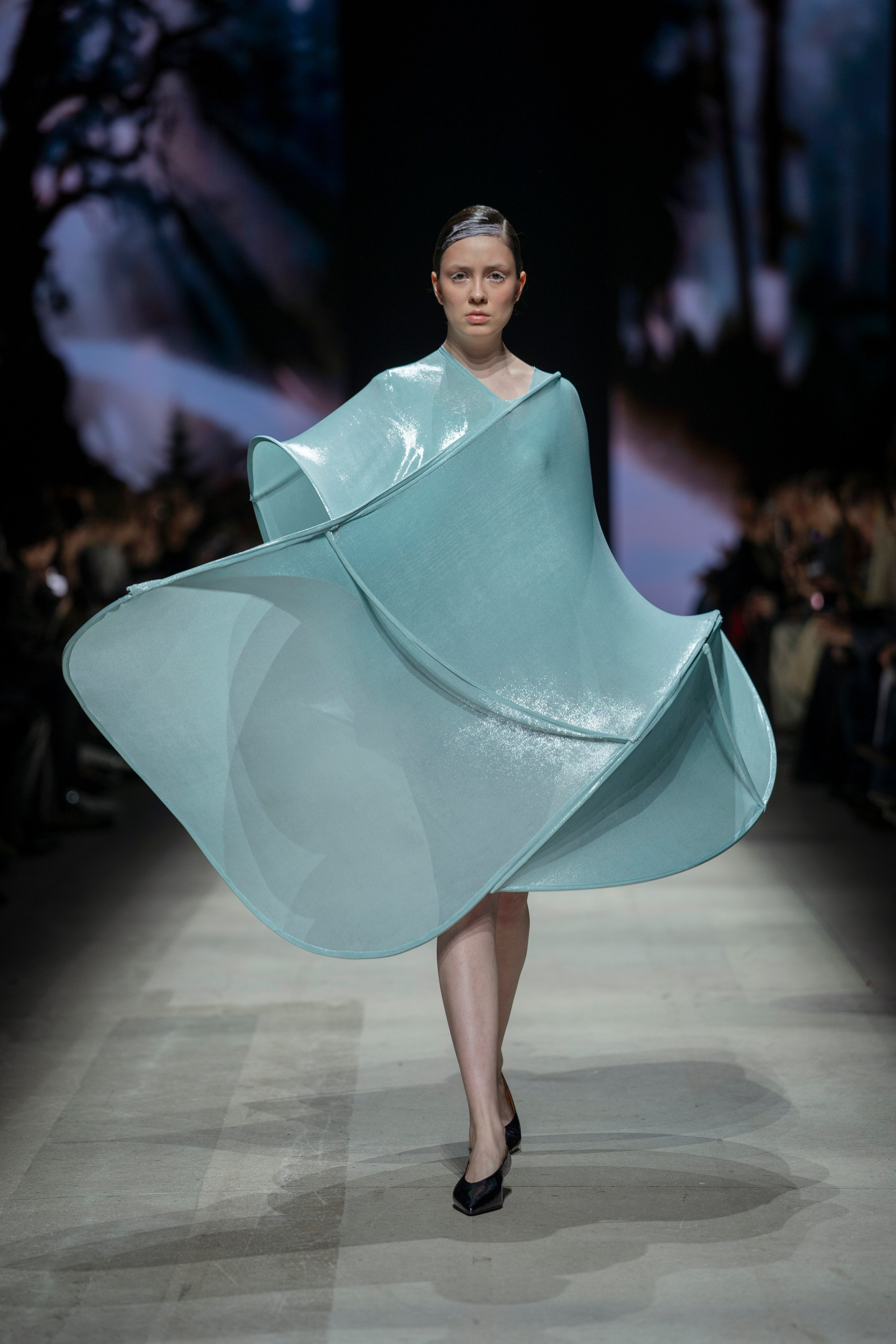 Показ Школы дизайна НИУ ВШЭ на Московской неделе моды. Фотограф в Москве Савкина Евгения