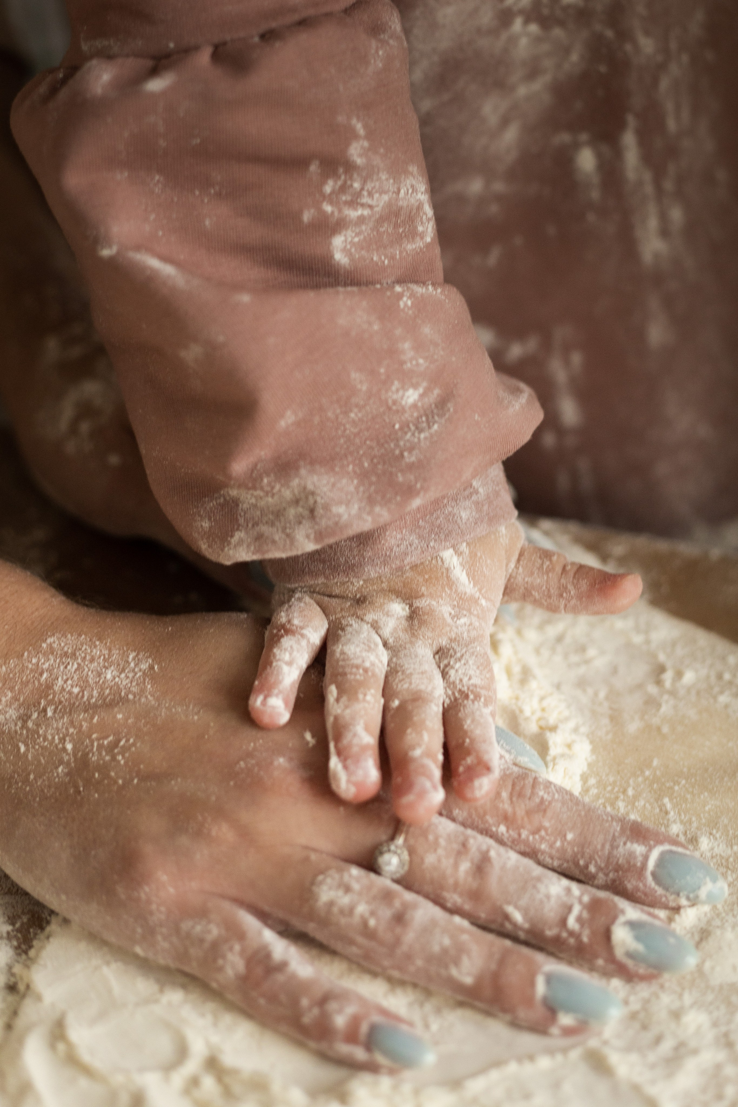 руки в муке