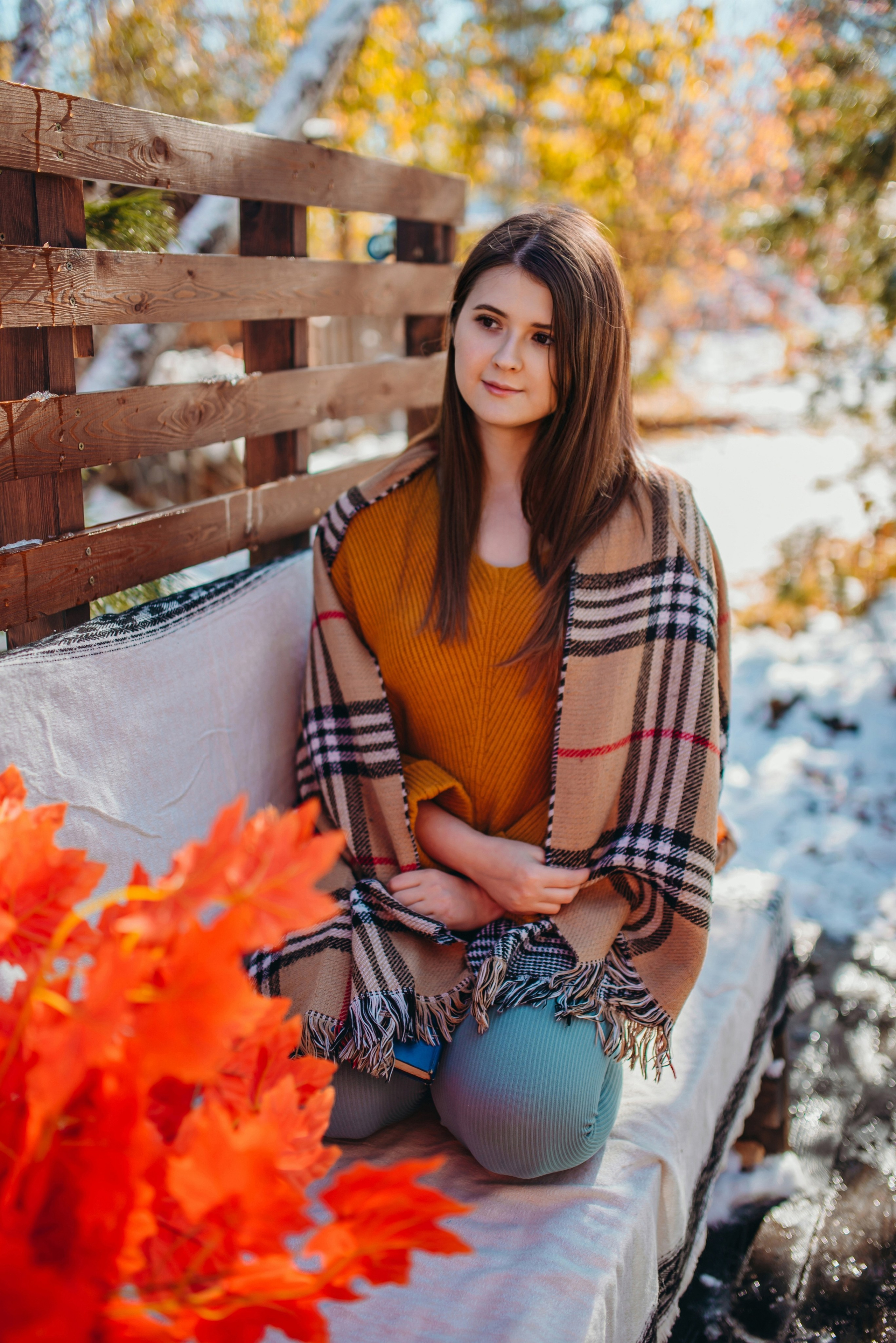 Осенняя фотосессия осенний фотопроект в Иркутске в домике в лесу с верандой