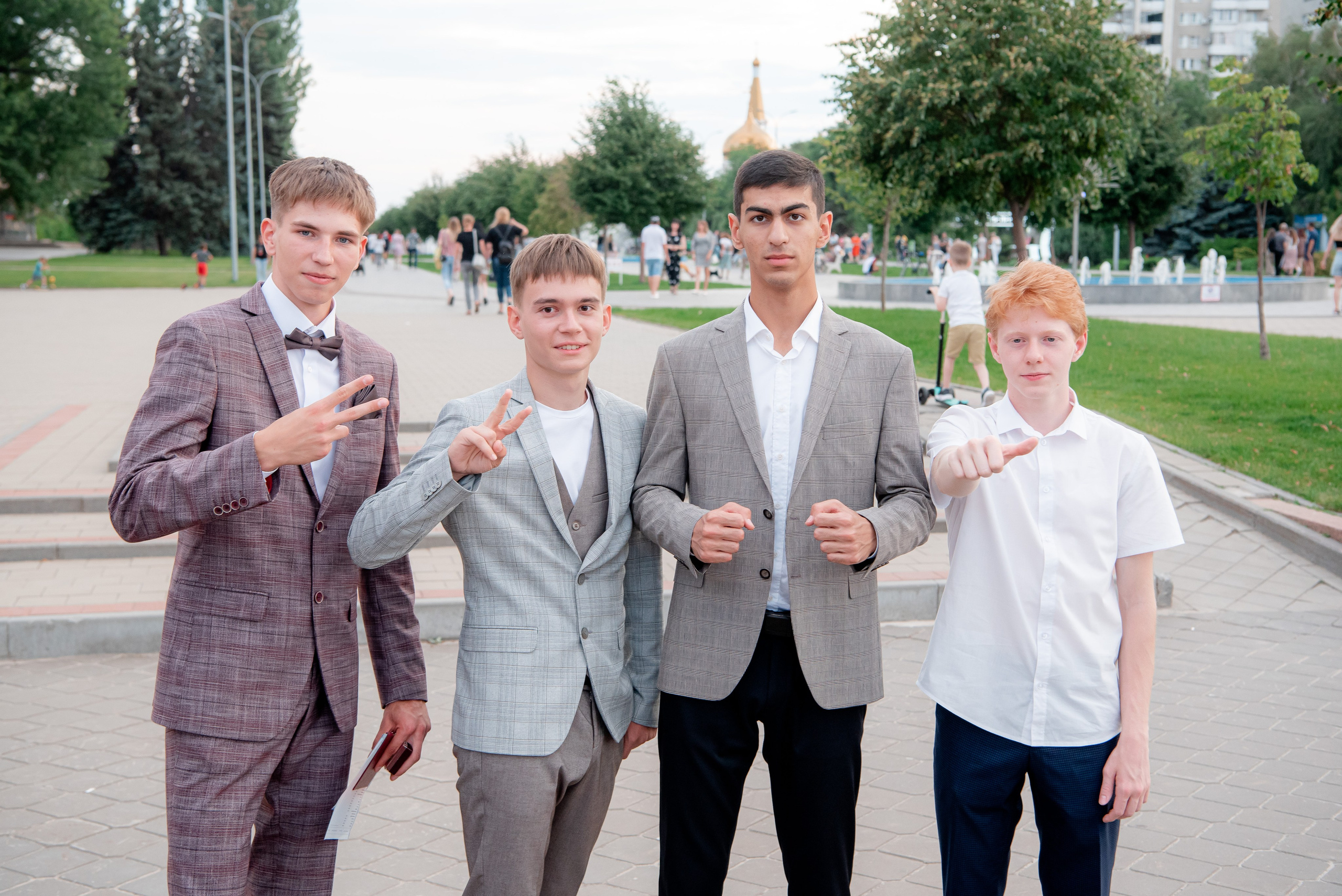 30 Школа. Вручение и Банкет. ДК Юбилейный и Банхоф. Фотограф в Волгограде и Волжском Александр Горбань