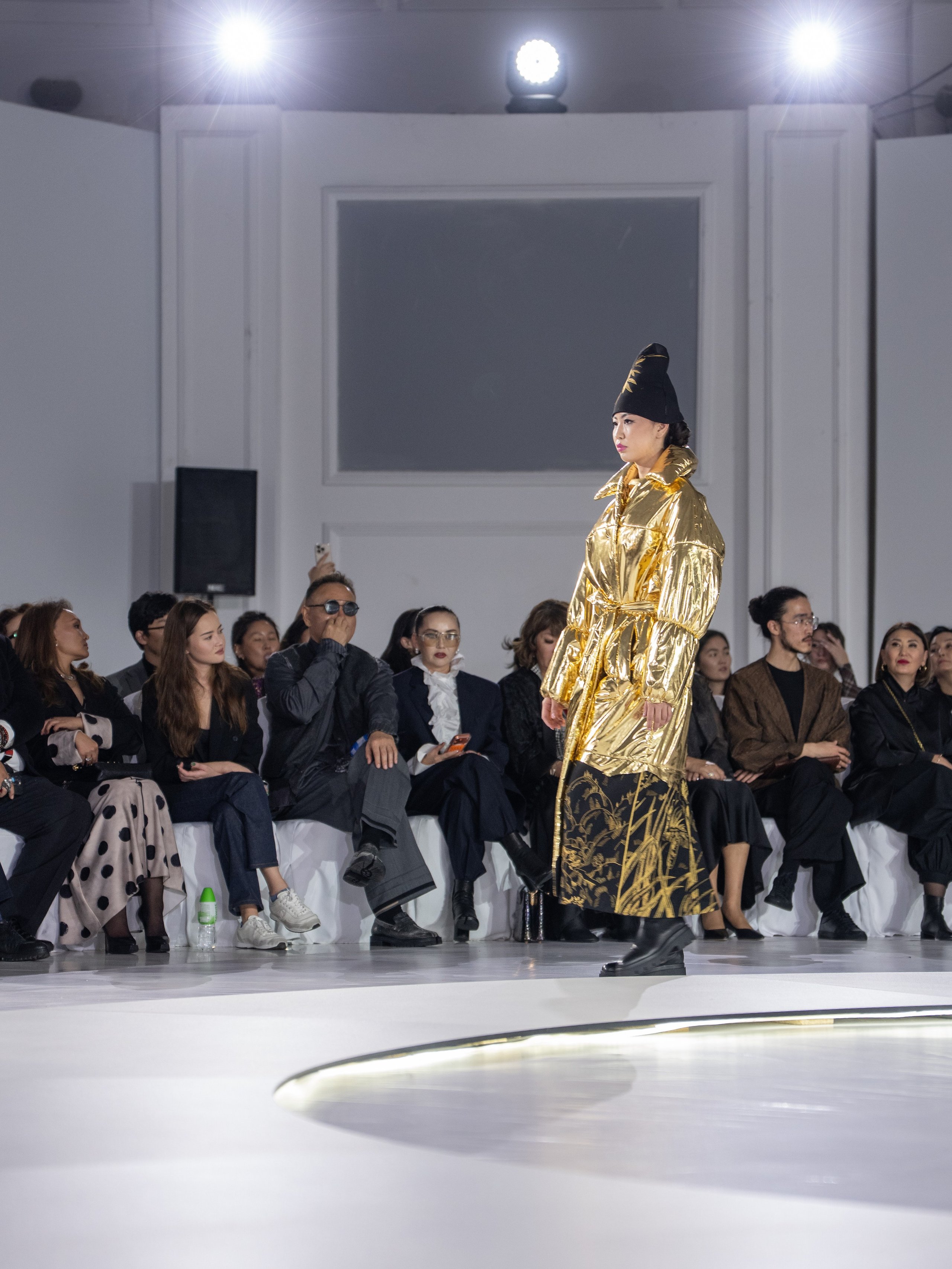 Дизайнер Stas Lopatkin. Сайт Алматинского НЮ АРТ, будуар и фэшн фотографа Дениса Карпенко