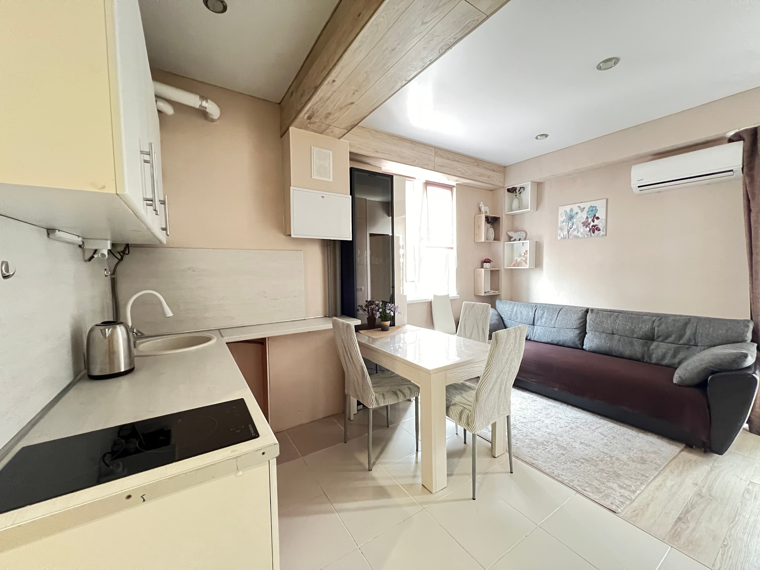 Светлая, уютная квартира рядом с морем!. Квартиры посуточно, длительно в Сочи, LARA APART GROUP